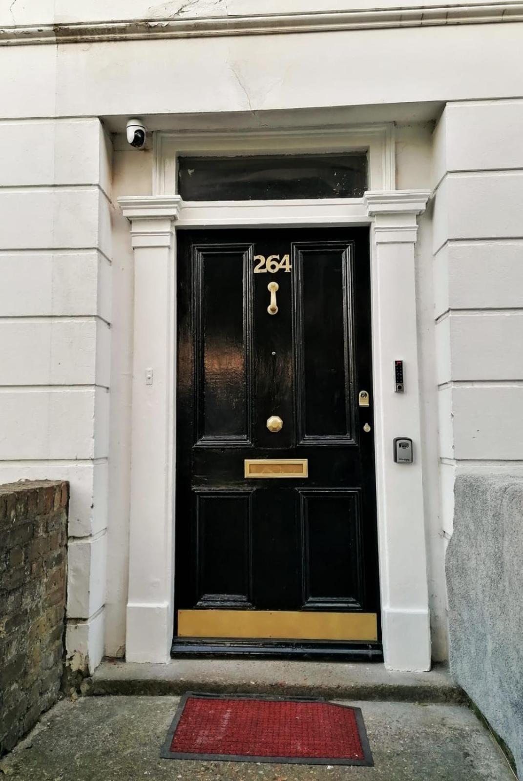Vakantiehuis 5 Bedrooms House In King's Cross