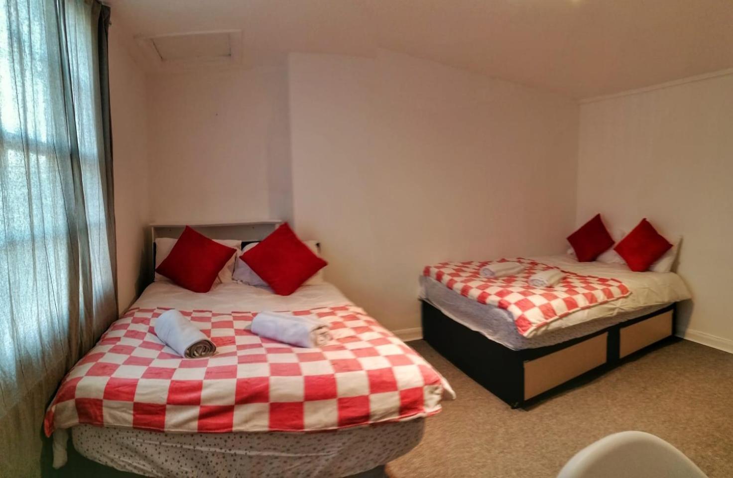 5 Bedrooms House In King's Cross Vakantiehuis *