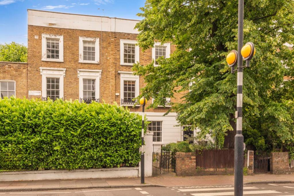 5 Bedrooms House In King's Cross Vakantiehuis