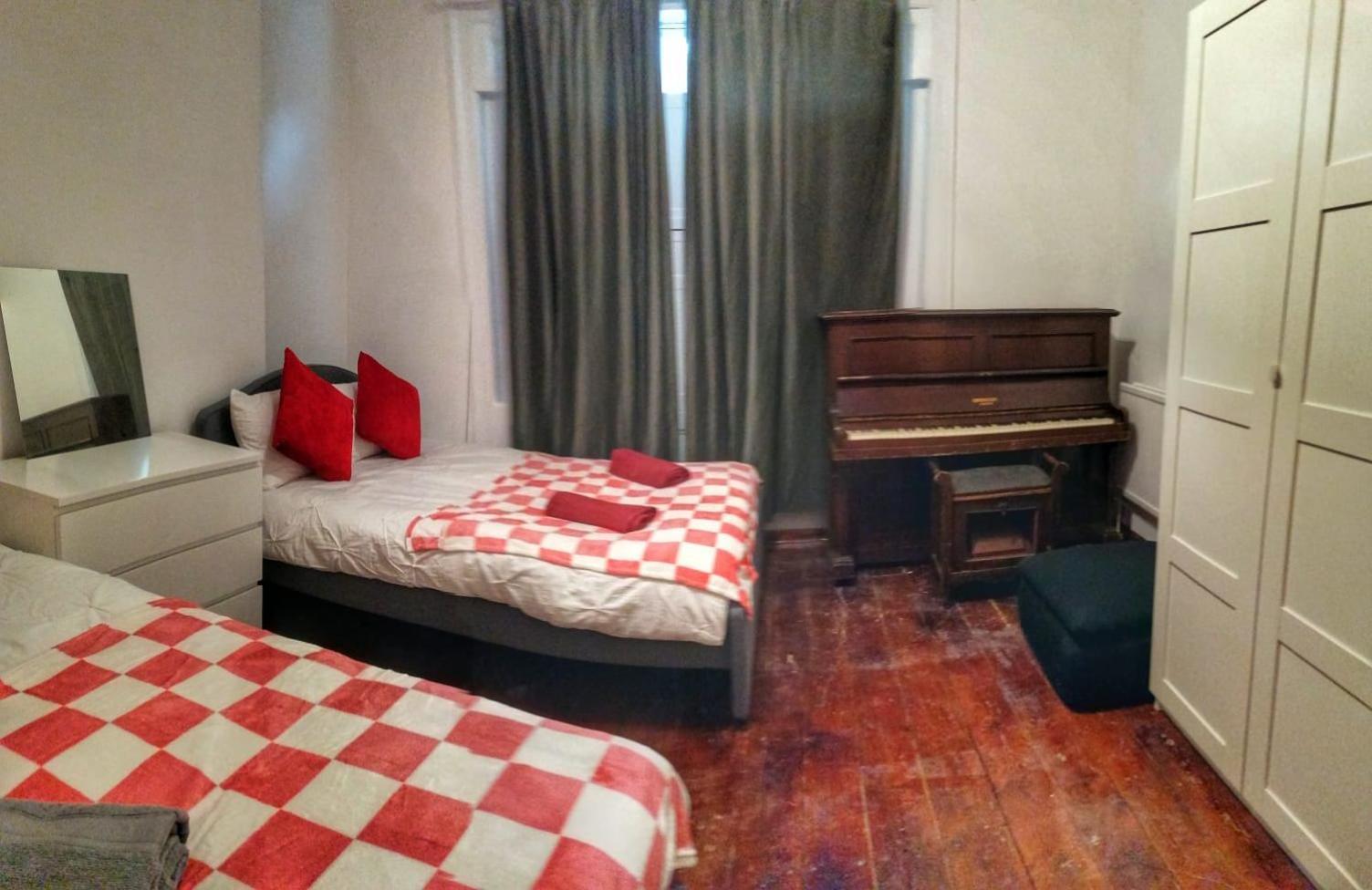Vakantiehuis 5 Bedrooms House In King's Cross *