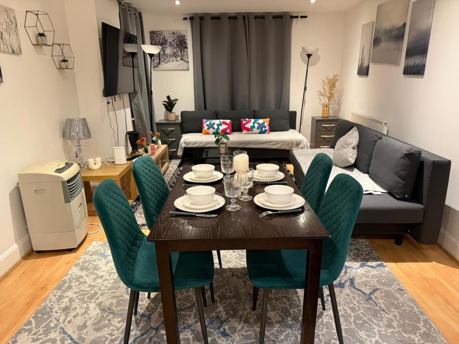Fabulous In Kilburn * London