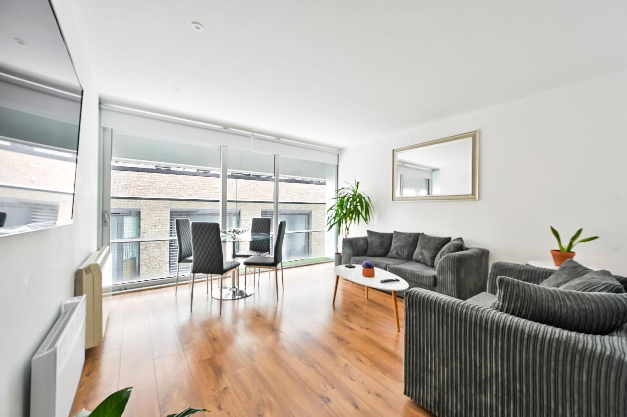 Lovely 2-bed, Sleeps 6, Near Stratford Station & Abba Voyage, * Londen
