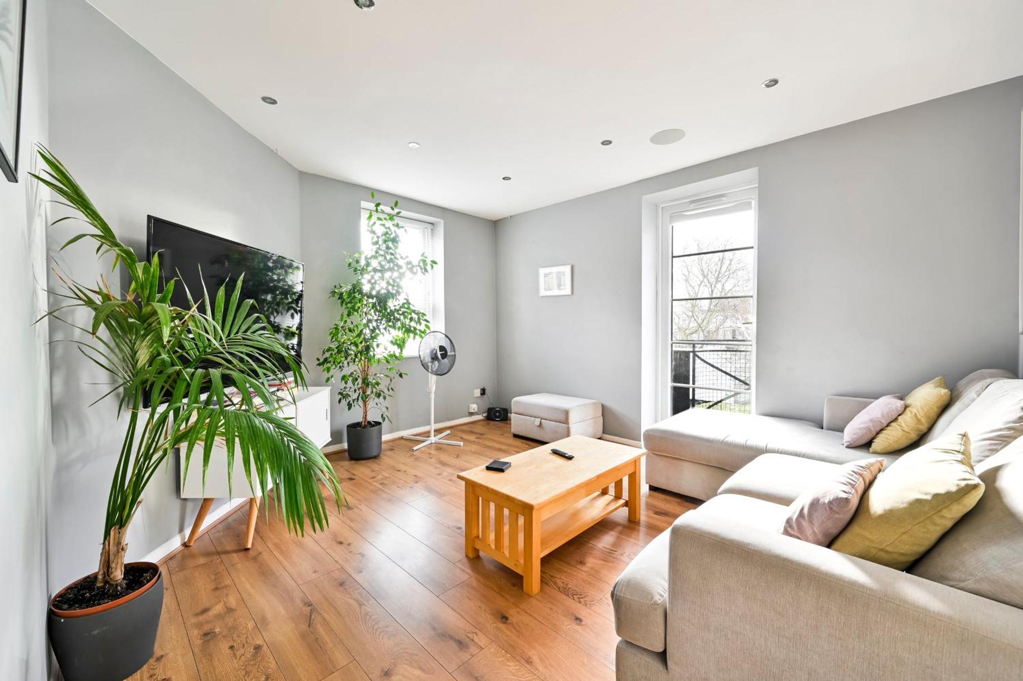 Lägenhet Cosy 1-Bed E15, Sleeps 4, 1 Min From Tube Station Near O2 Arena *