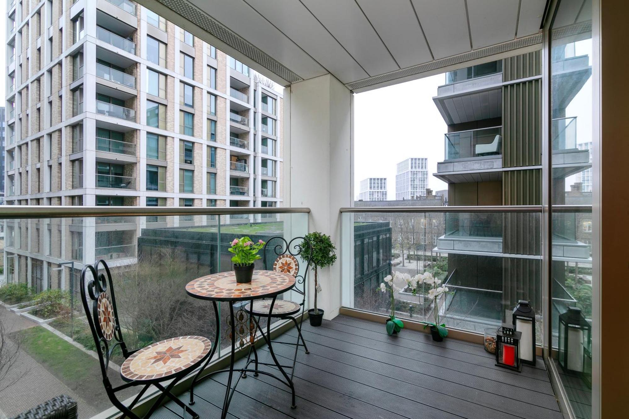 Battersea Power Station 2-bed Flat Apartment