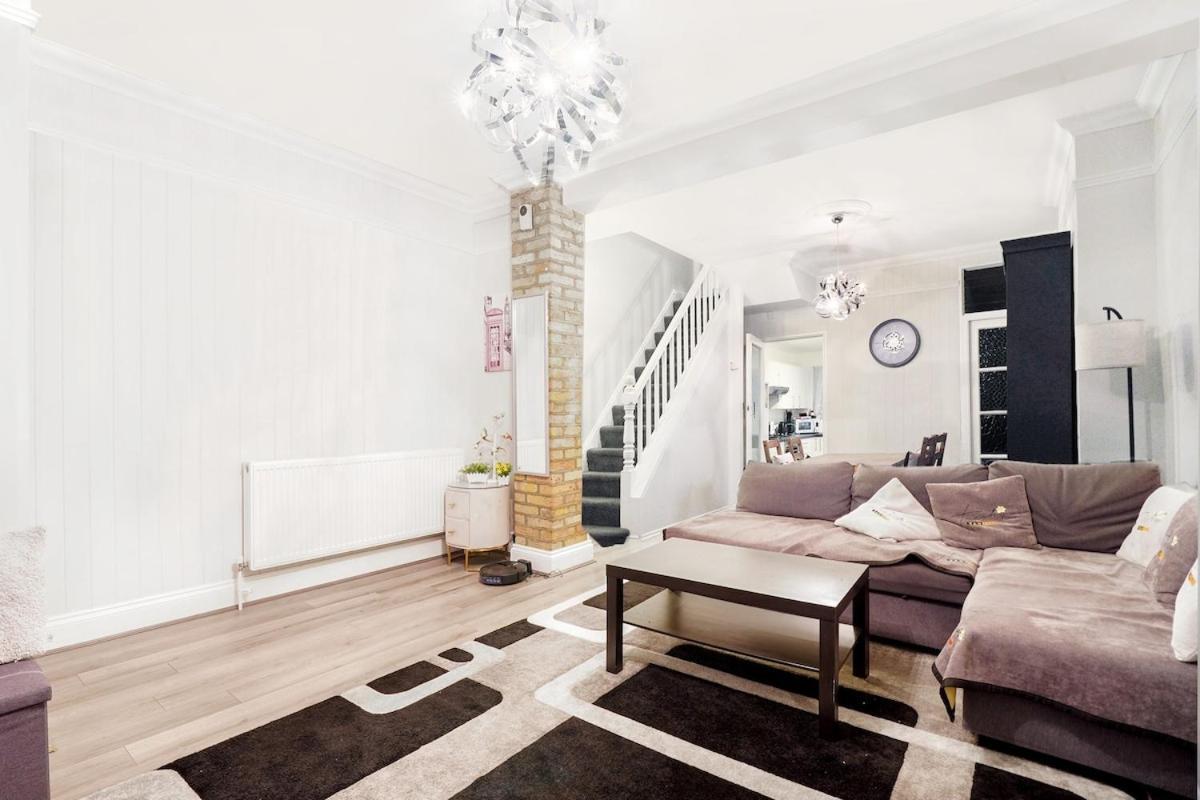 House In Great Location *
