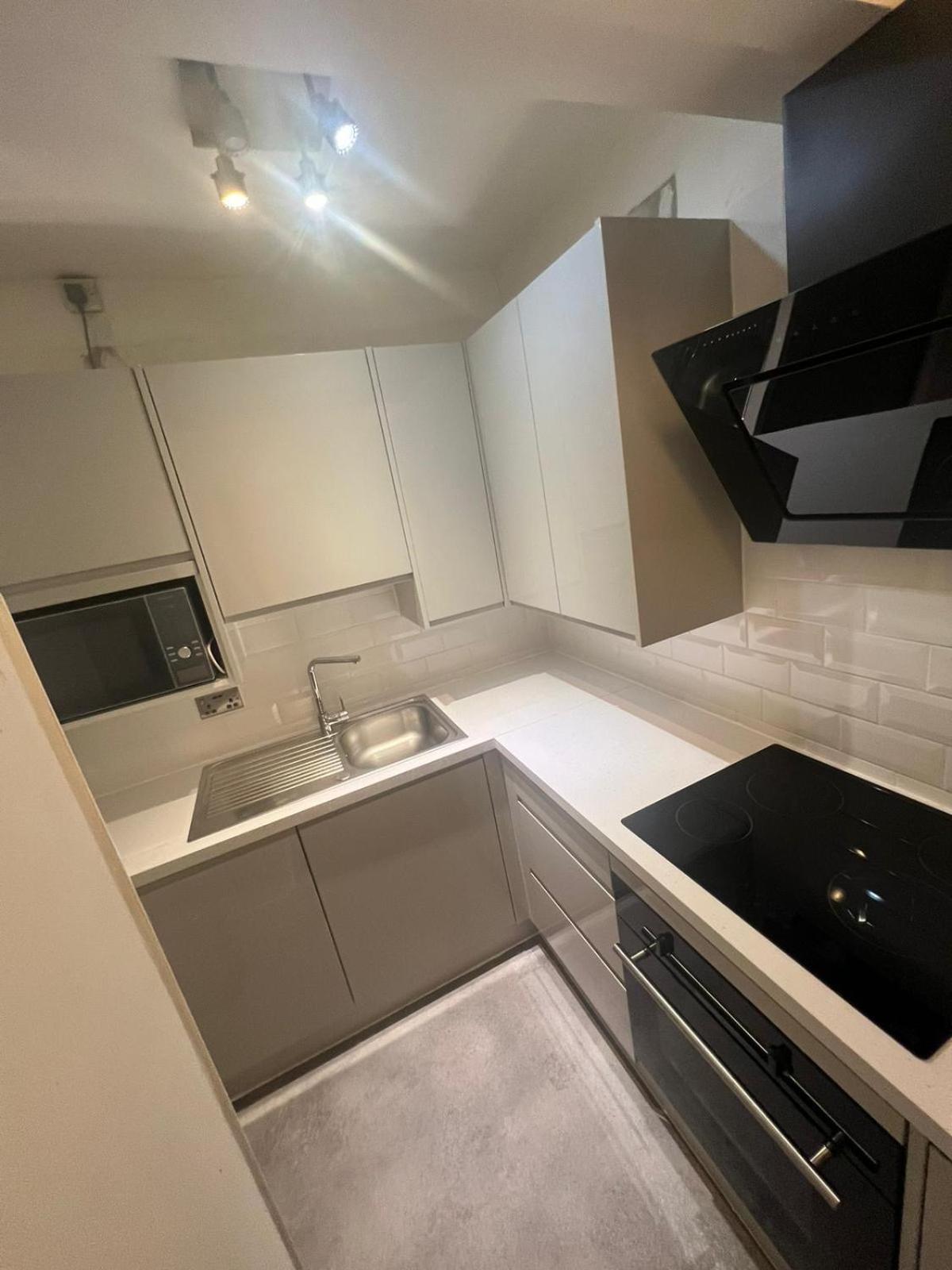Gorgeous First Floor Near Station Appartamento Londra