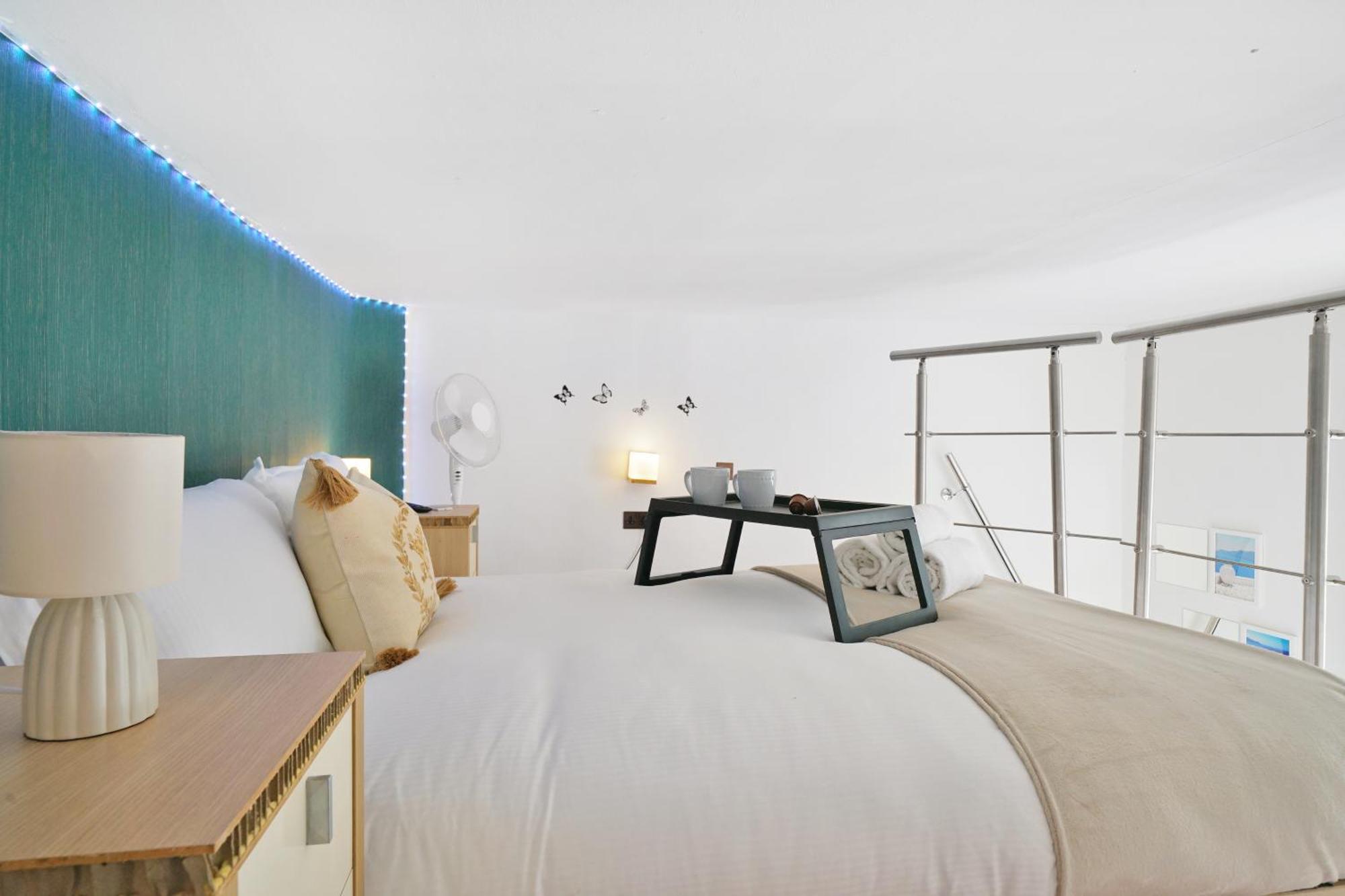 Cozy Split-level Studio London