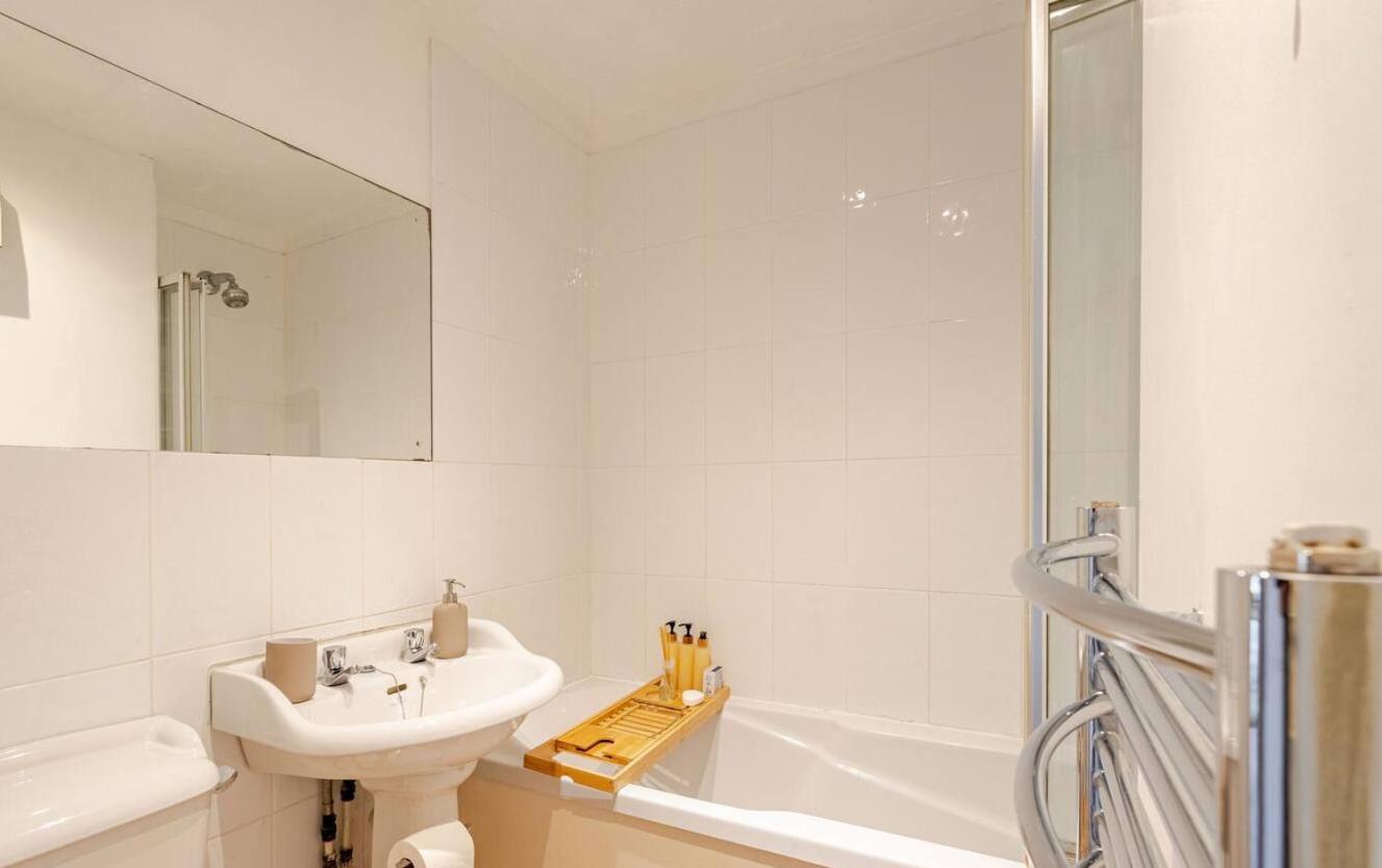 Stylish In Canary Wharf - Perfect For Business Lägenhet London