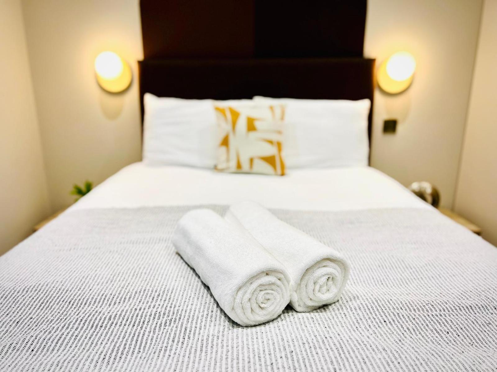 Holly A Mini Great Location For Tourist!!! Guest house