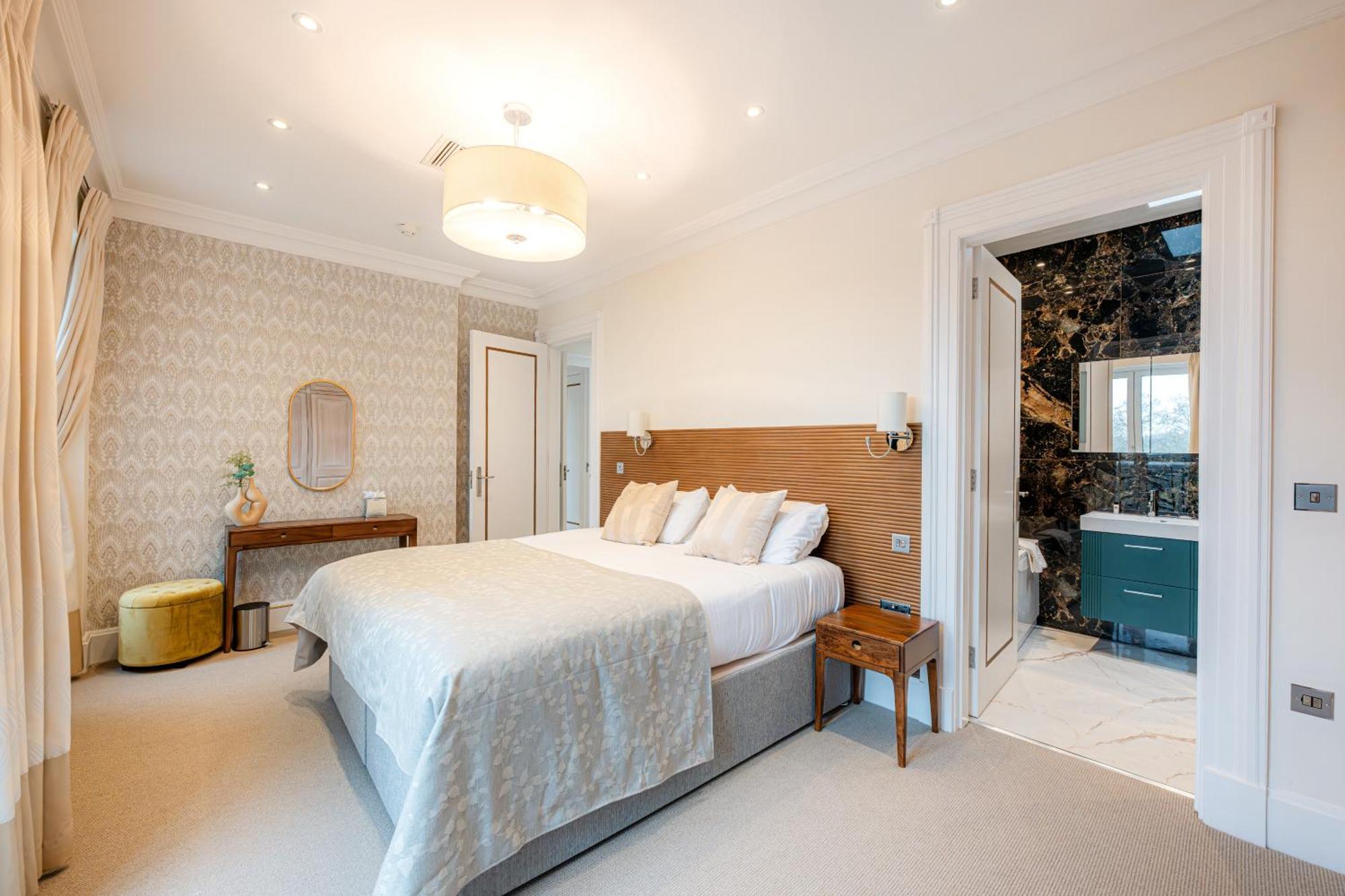 Fountain House Aparthotel 5*