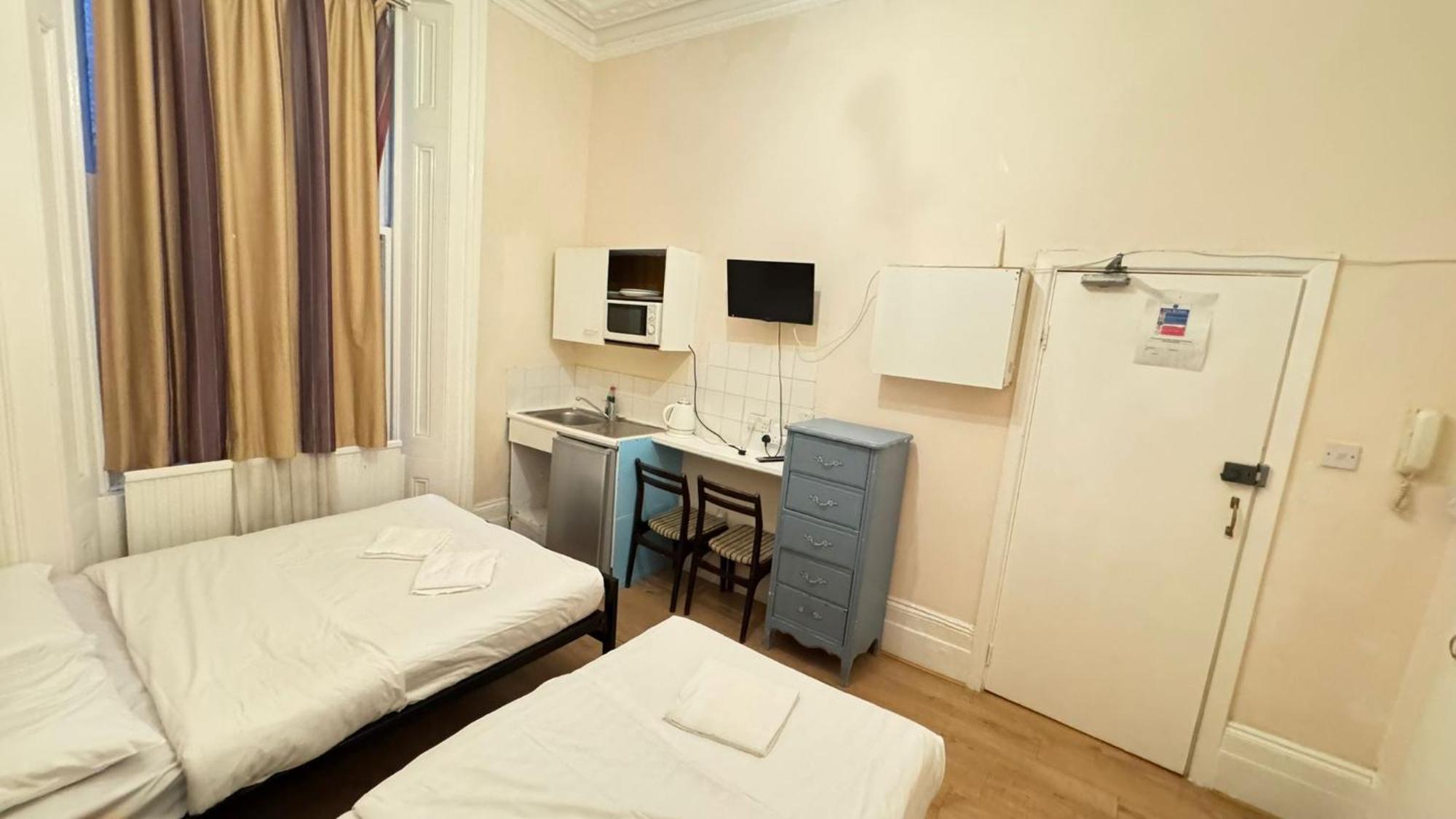 Gasthuis Anwar House 2*
