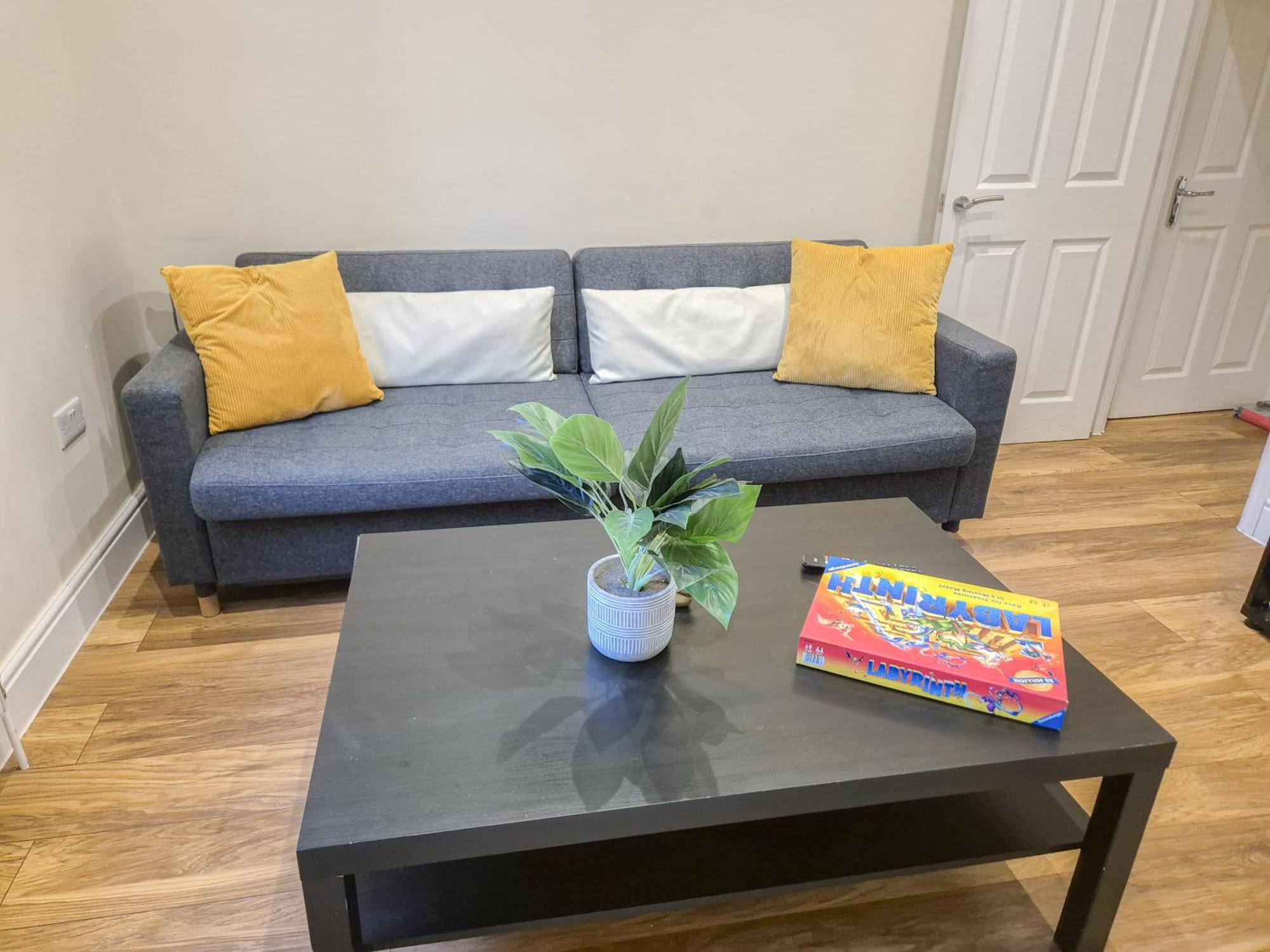 Lägenhet Cozy 2-bedroom With Free Wi-fi In Shepherds Bush Near Westfield *