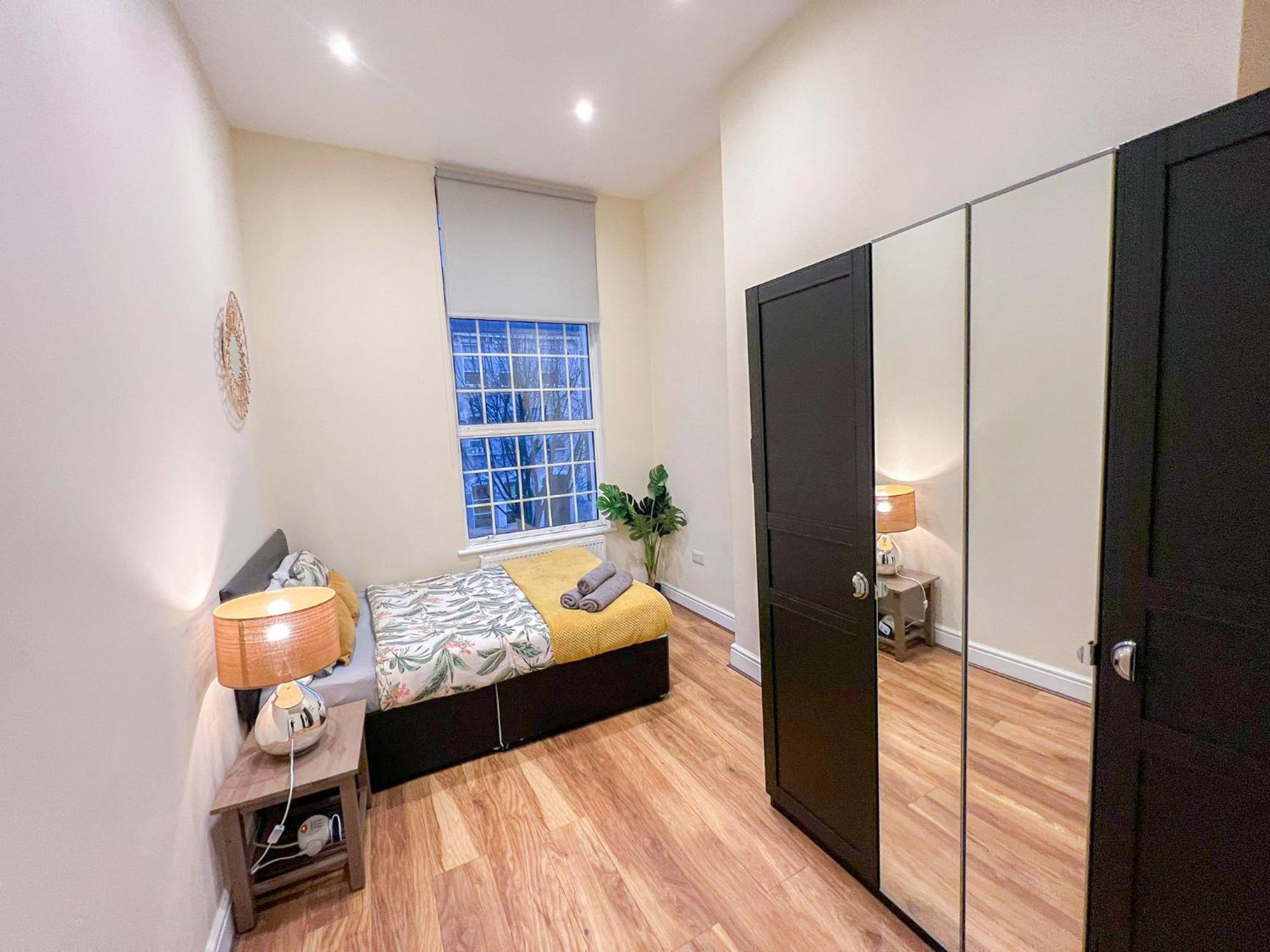 Cozy 2-bedroom With Free Wi-fi In Shepherds Bush Near Westfield Lägenhet