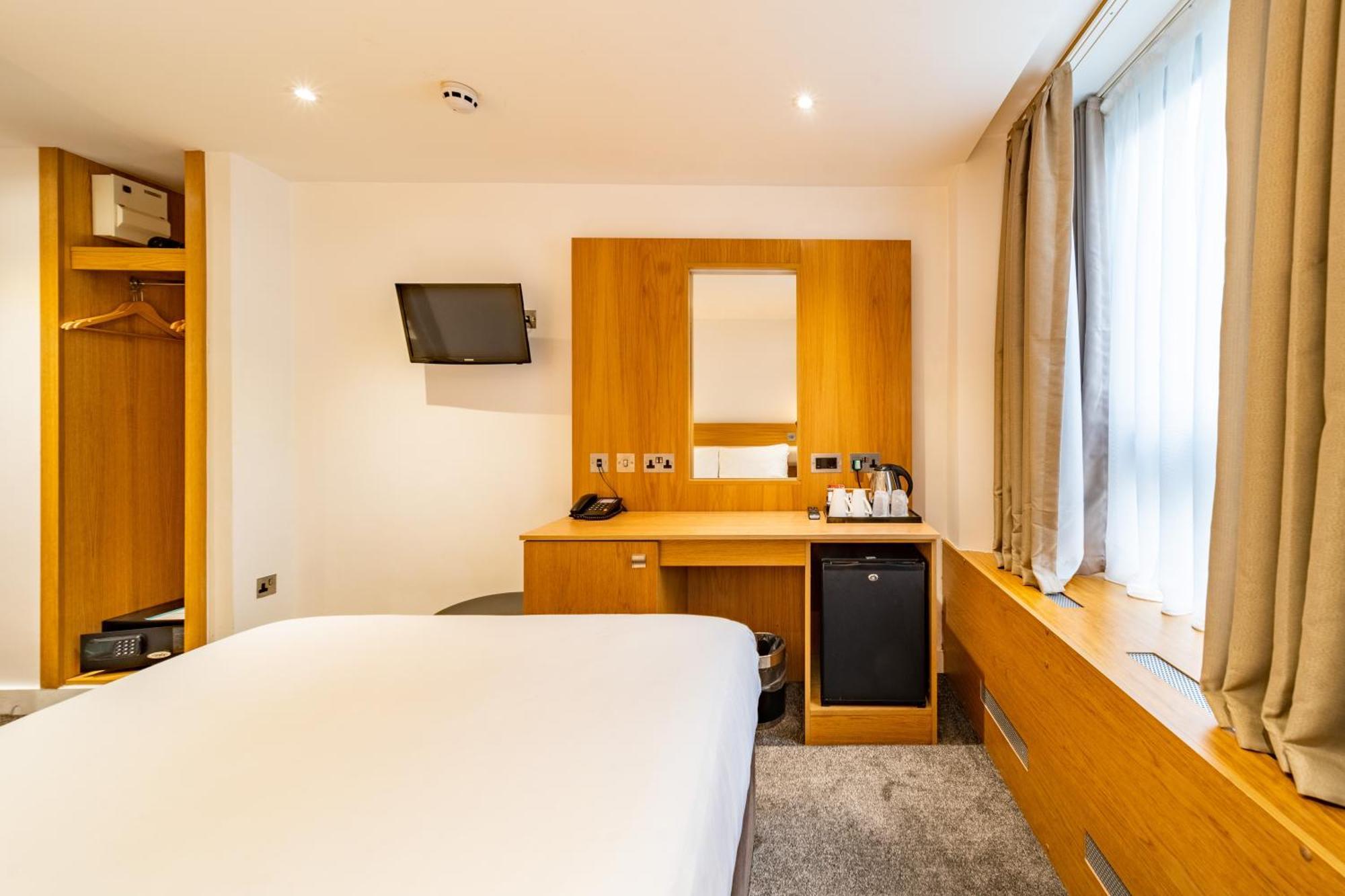 Central Park Hotel 3*