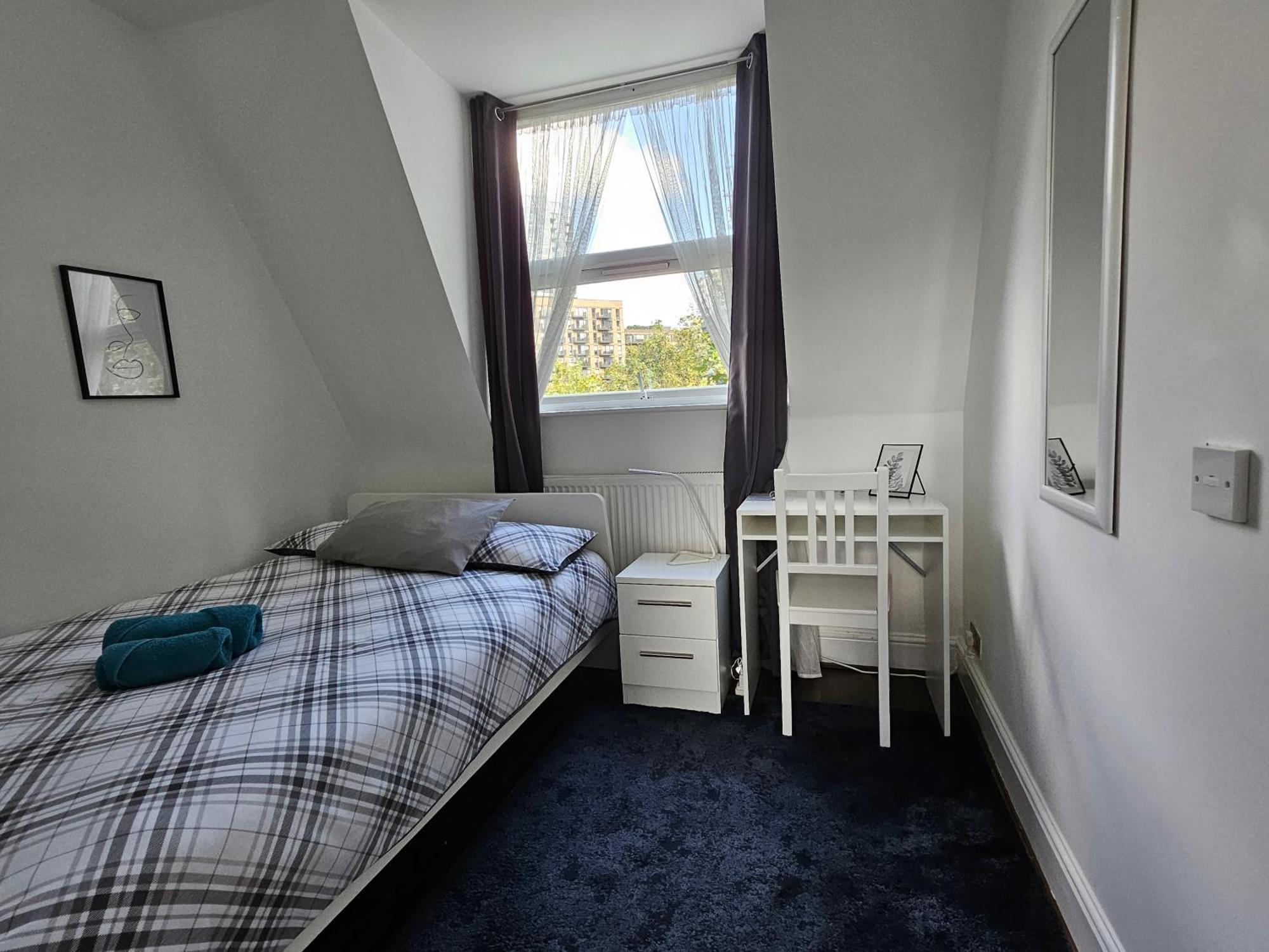 Gasthuis Modern Spacious 10 Minutes From Big Ben Londen