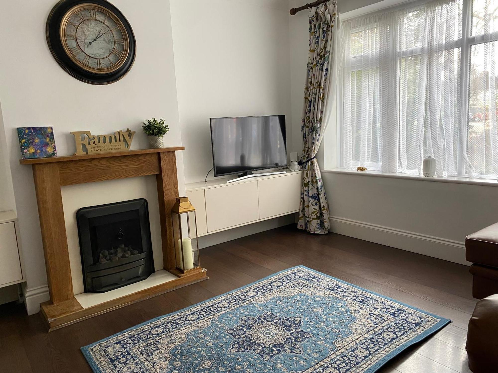 Apartment Spacious 3 Bed Near Greenwich Fast Wifi & Free Parking