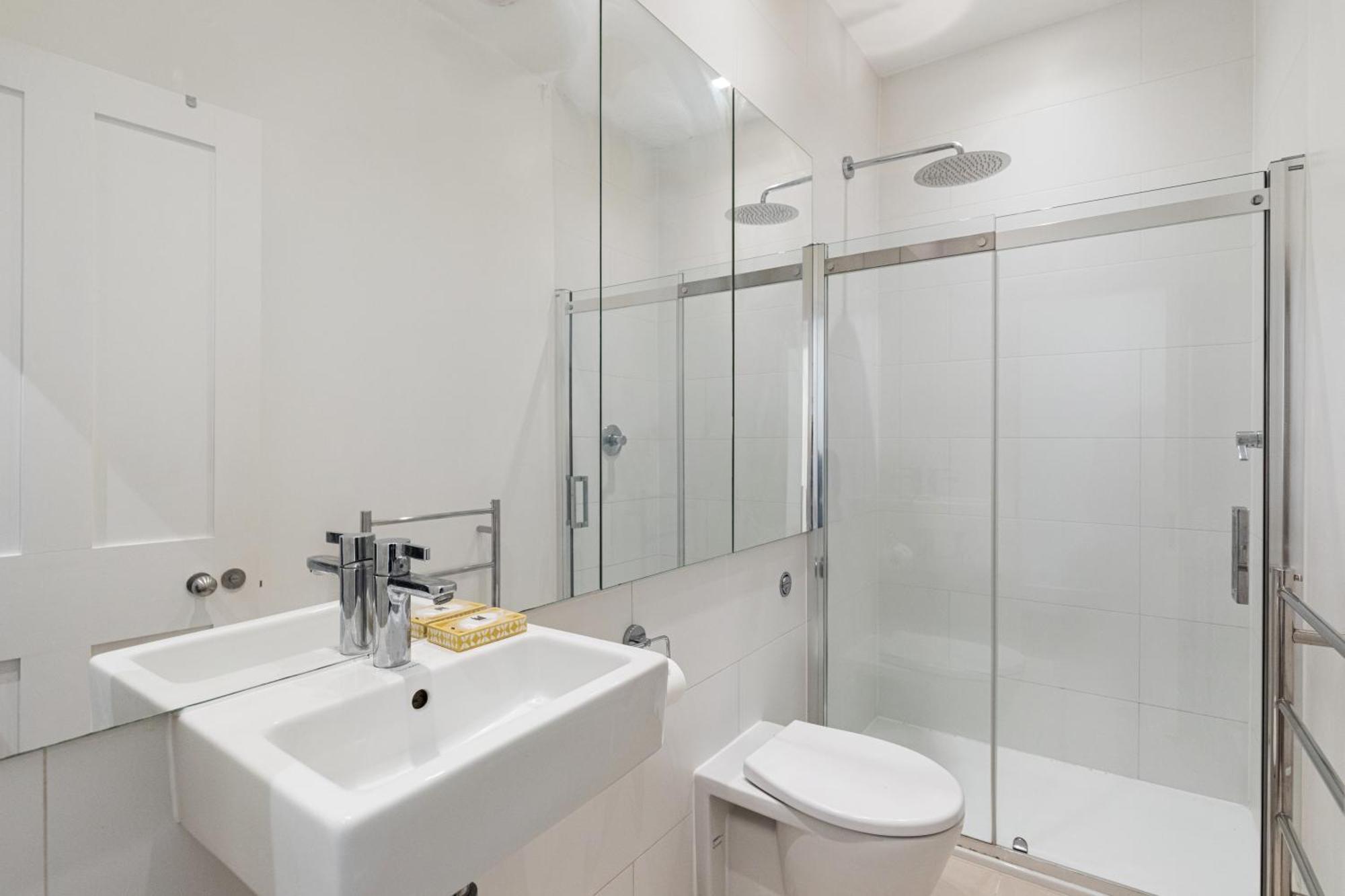 Modern Two Bed Two Bath Flat In Kensington - Knightsbridge Lejlighed *