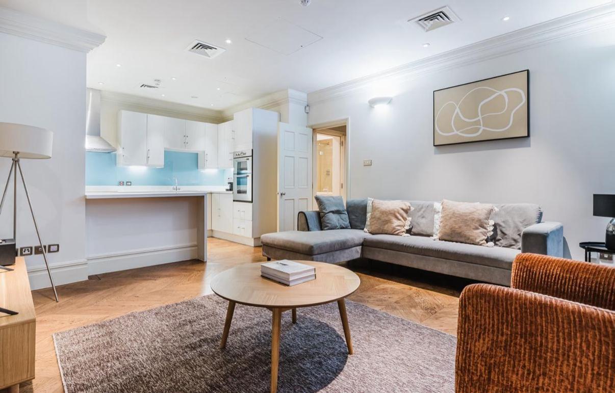 Apartment In Mayfer *