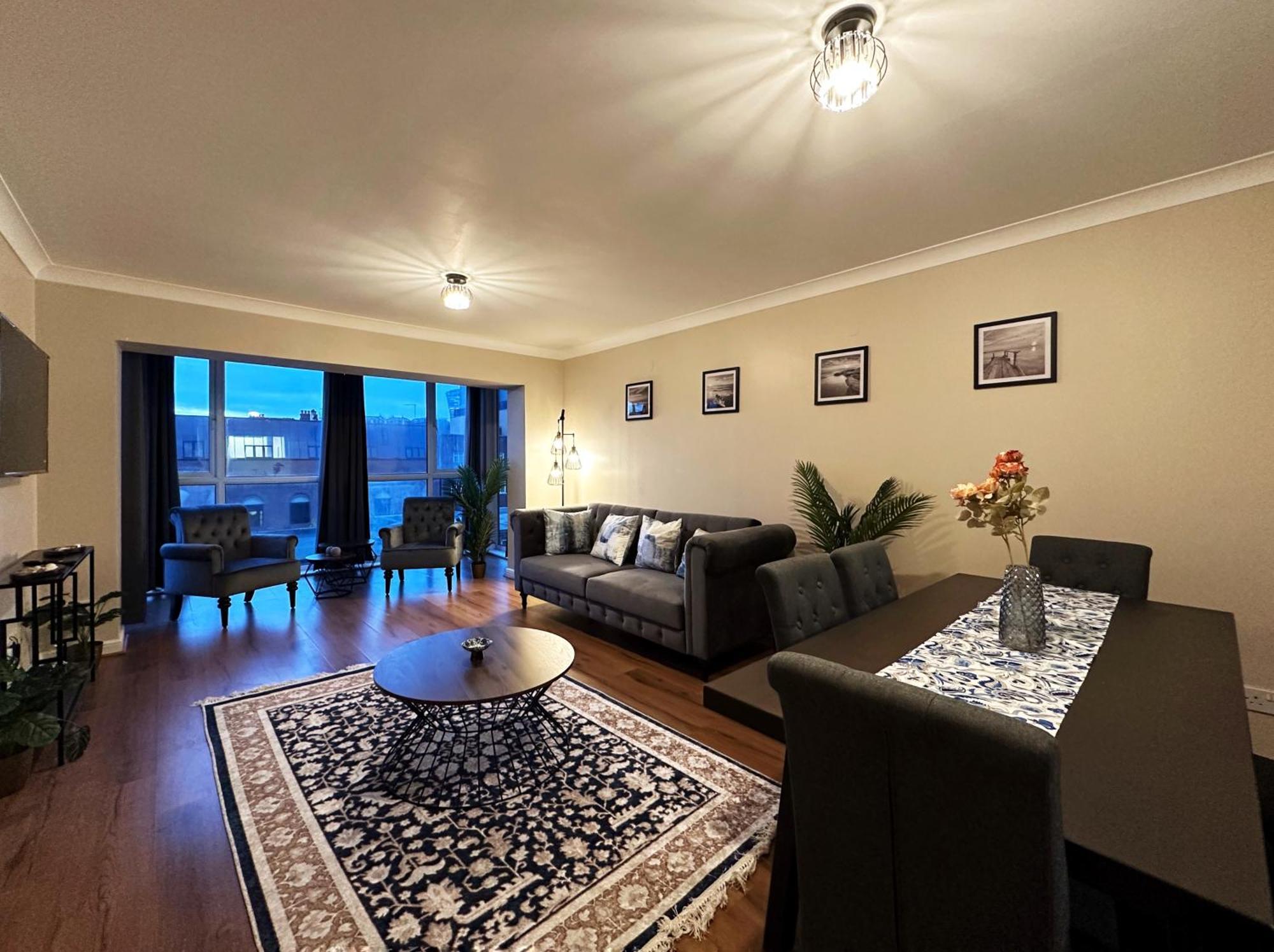 Mia Place In Tower Hill, 2 Double Beds, Max 4 People, Free Parking Available Upon Request, Great Location Lägenhet *