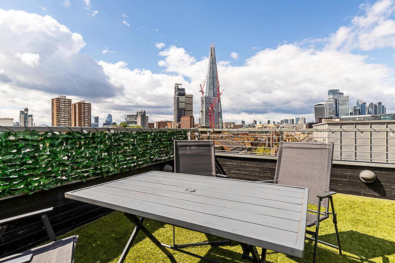 Modern Haven With Terrace View & Urban Charm Apartment