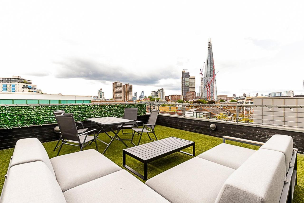 Modern Haven With Terrace View & Urban Charm *