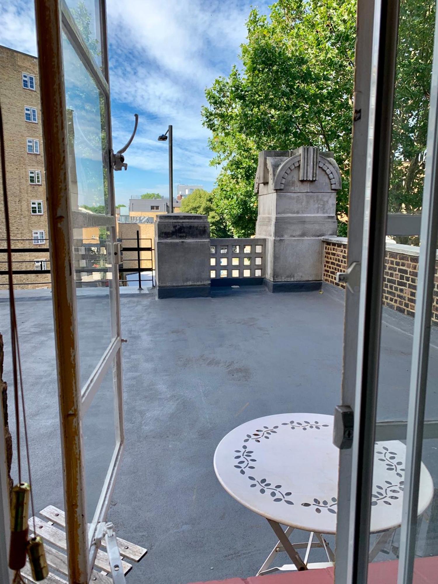 Apartment Spacious 2 Bed Flat Grade 2 Art Deco Building London