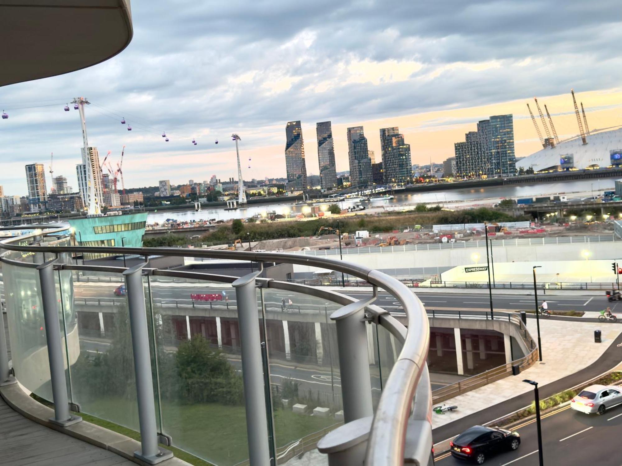 Lägenhet Excel Cosy With Balcony & River View Close To O2 Arena, Cable Car, Hall London