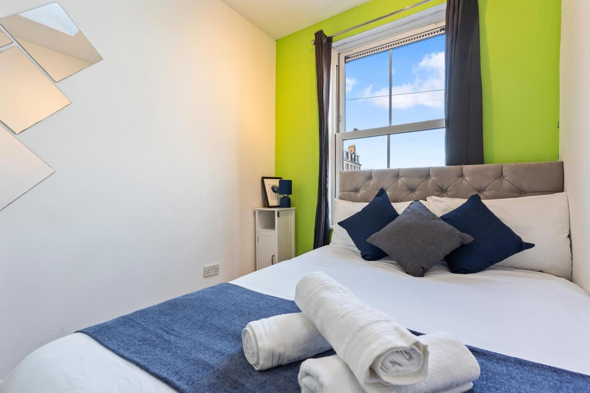 Comfy 4bed House Close To Subway *