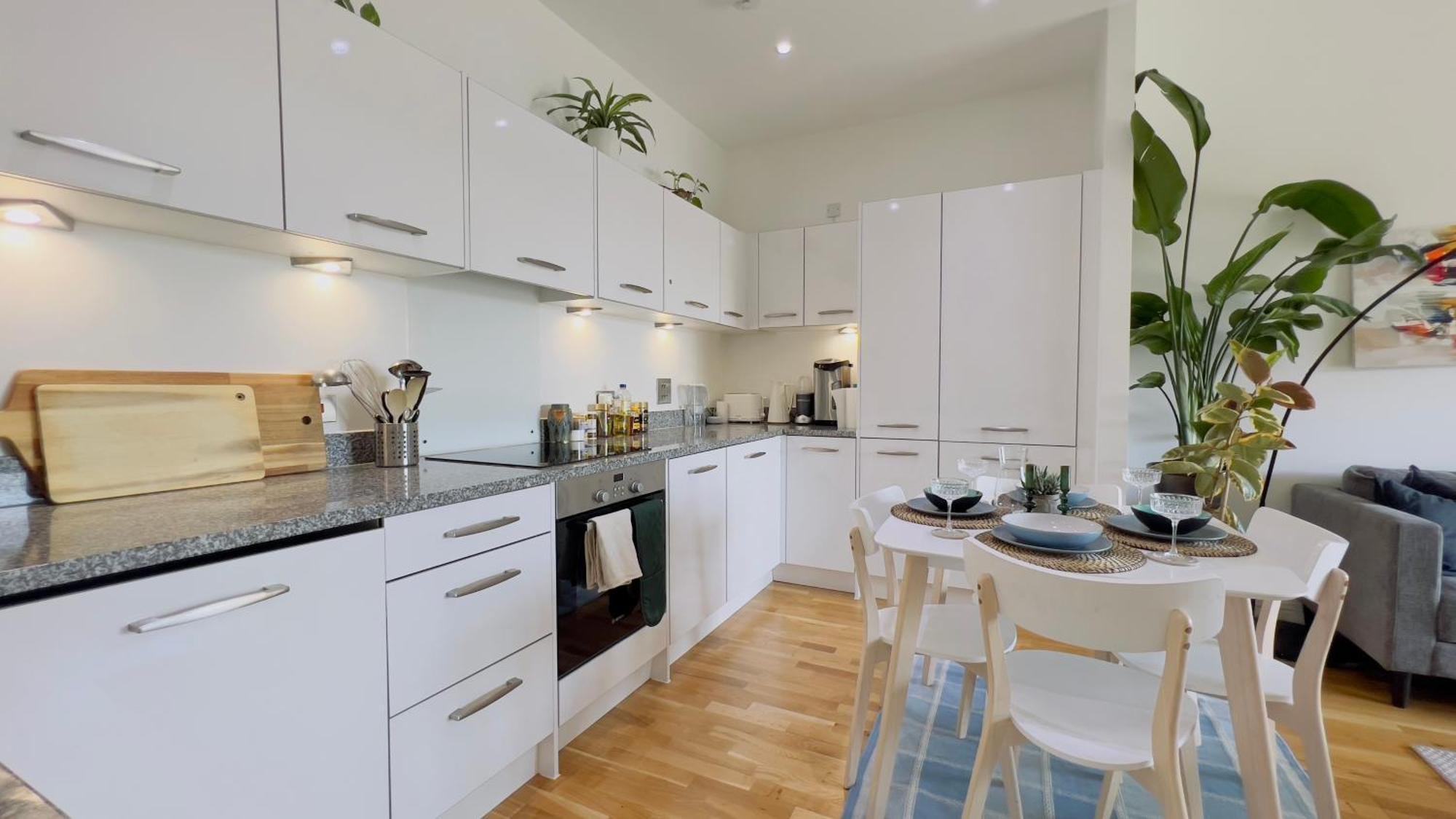 Luxe Prima - 2 Bed In * London