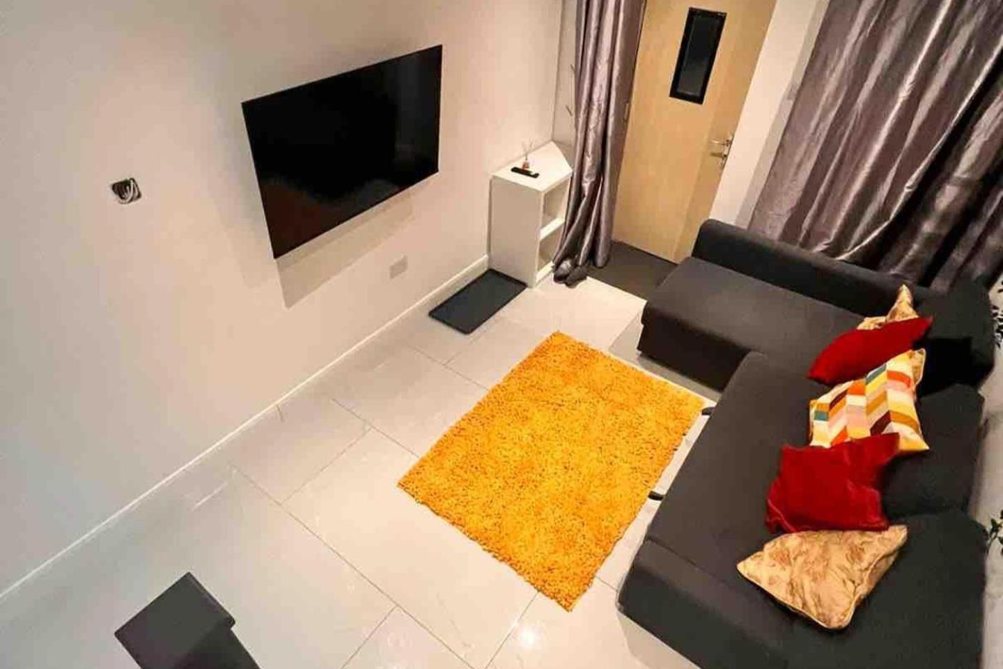 Feriehus 1bedhouse- London-sleeps 4- Close To Attractions