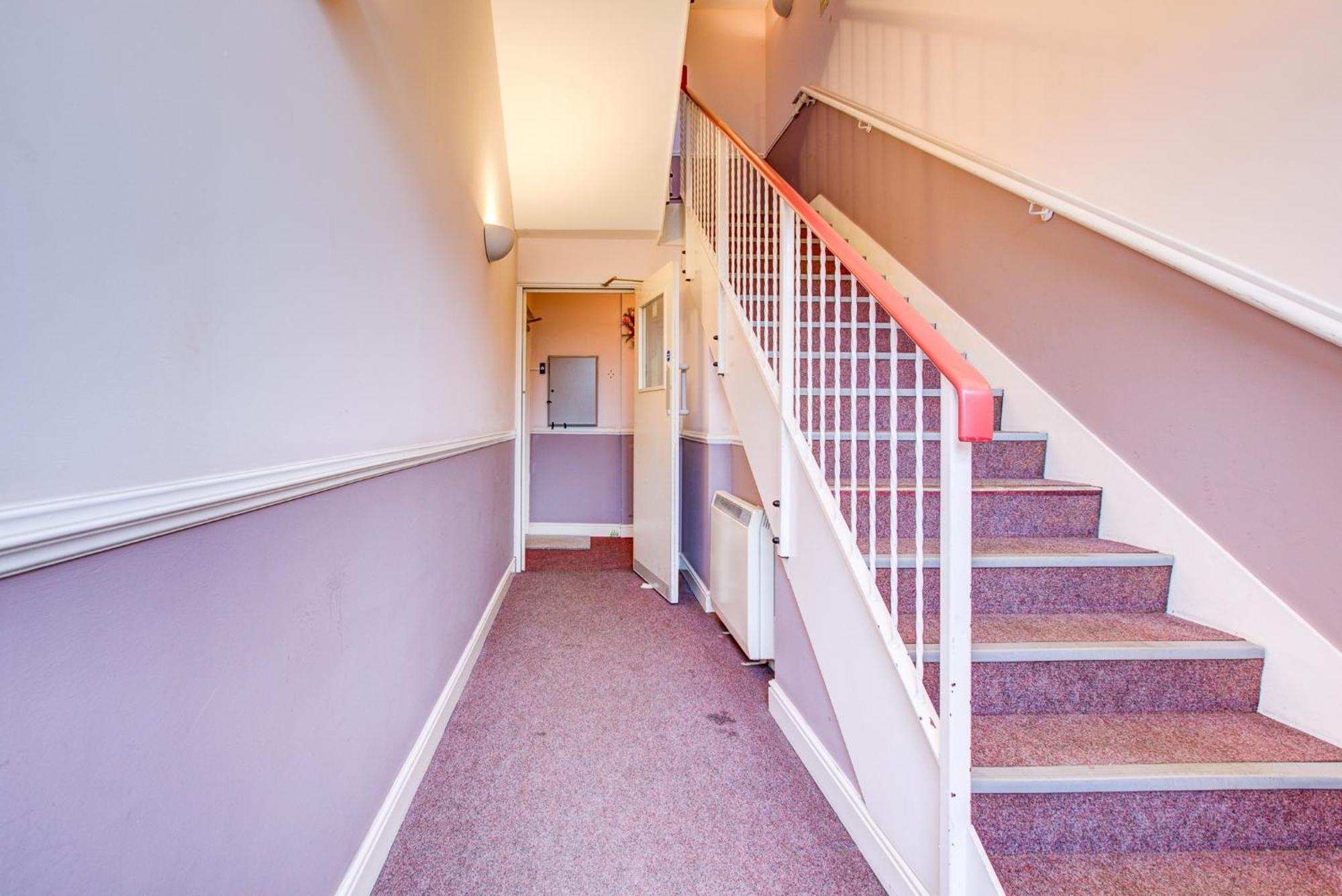 Spacious 2-bed Family With Pets Welcome Lägenhet