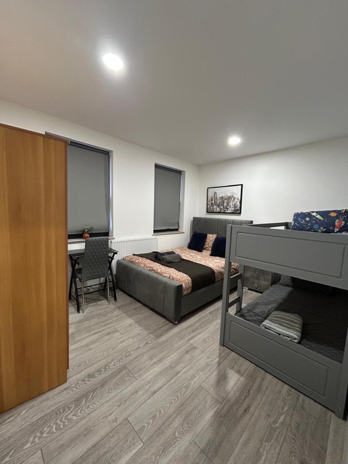 Luxury 1 Bedroom With Open Plan Kitchen For 6 Person In London! E1 Apartment