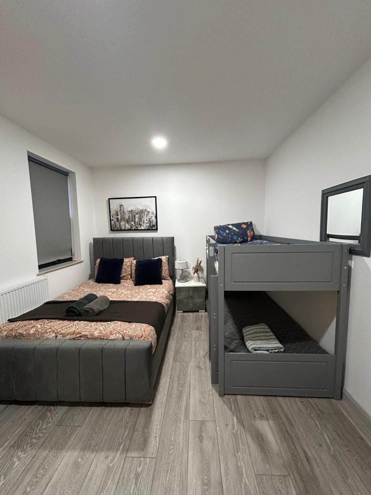 Luxury 1 Bedroom With Open Plan Kitchen For 6 Person In London! E1 Apartment *