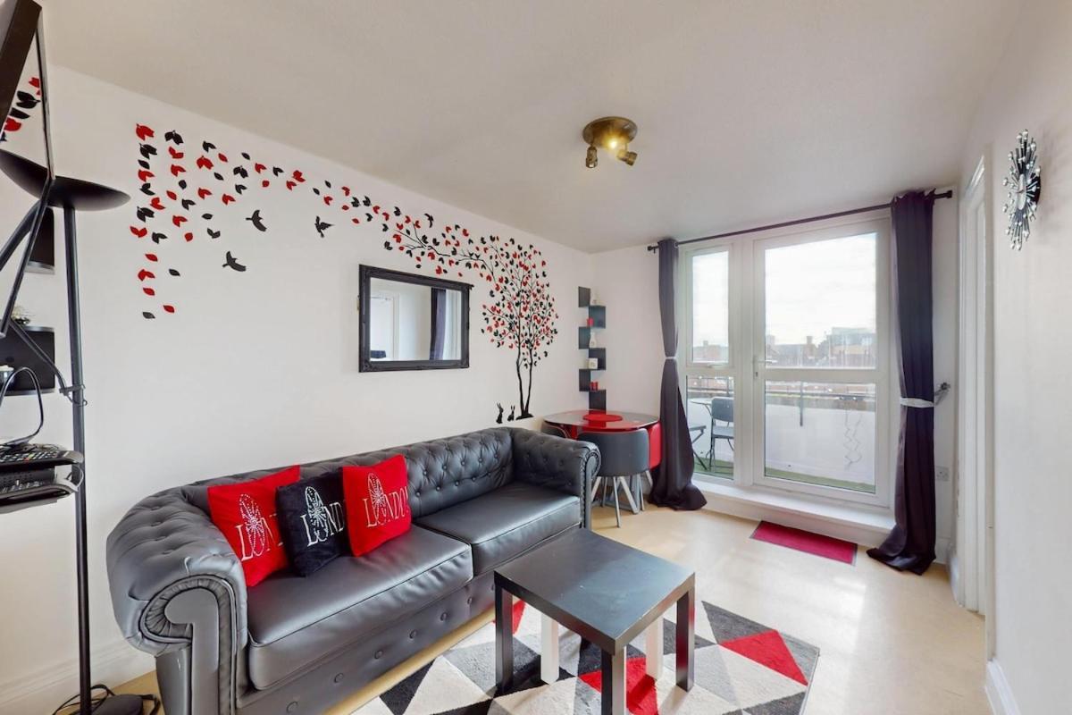 Amazing Location 1 Bd Flat On St Katharine's Docks Londra