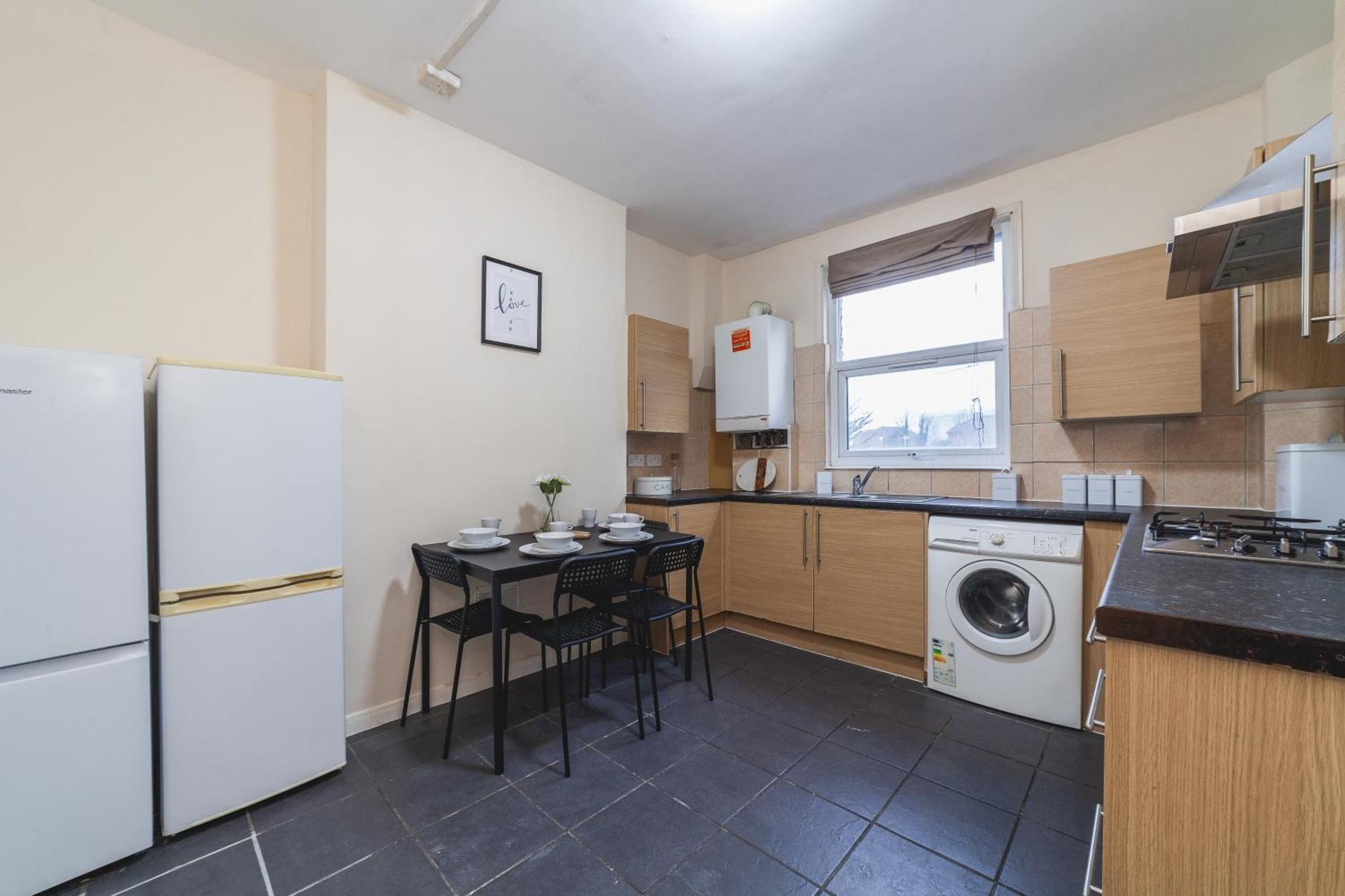 1 Double Available In Lovely Acton Duplex - 5 Minutes From Elizabeth Line & Close To Heathrow Appartement *
