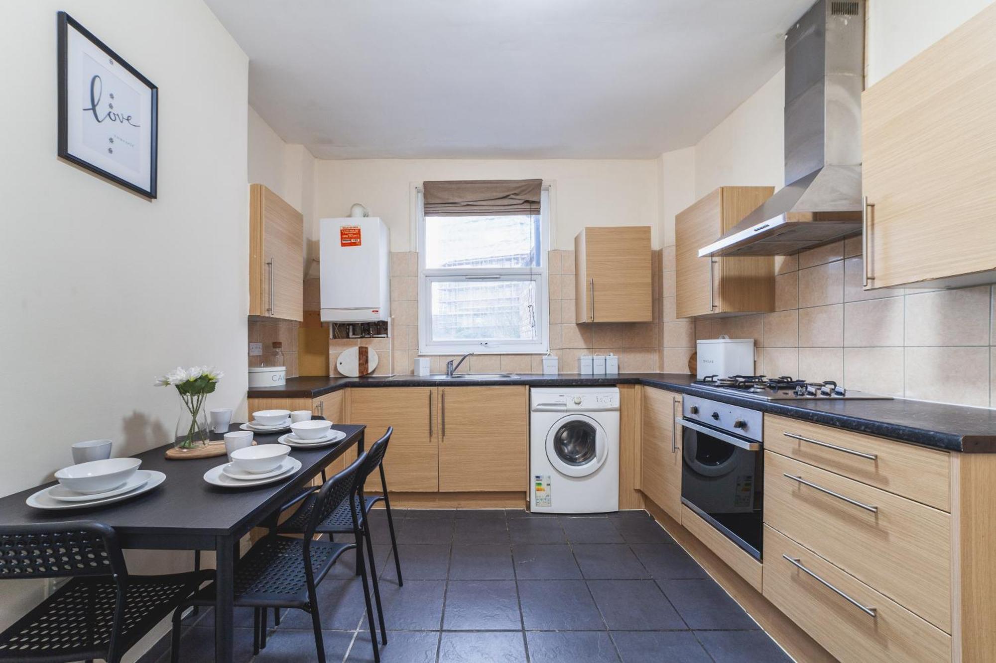 Appartement 1 Double Available In Lovely Acton Duplex - 5 Minutes From Elizabeth Line & Close To Heathrow Londen