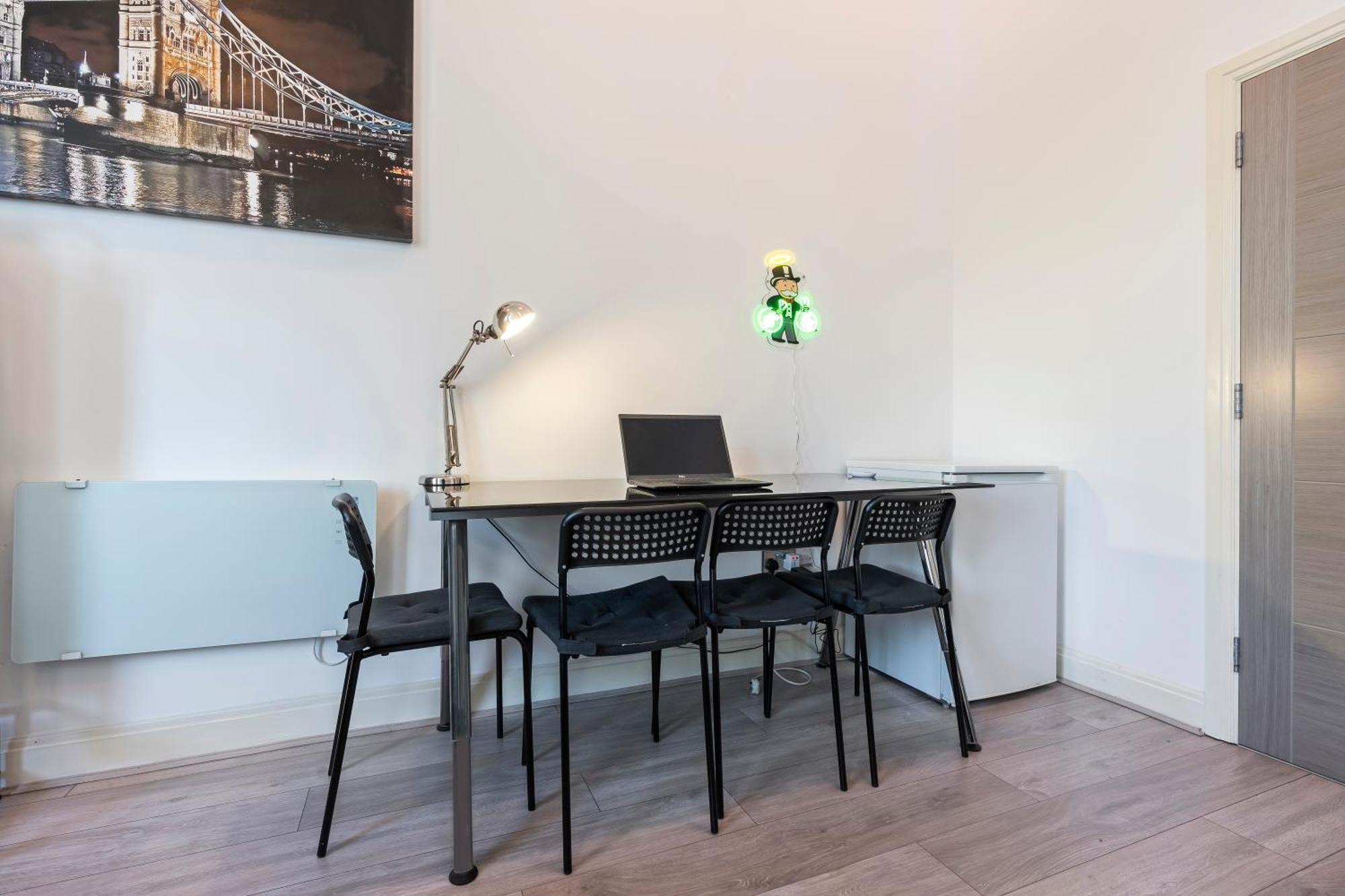 Appartamento Monopoly Suite- Luxurious- High Tech And Spacious In Battersea Londra