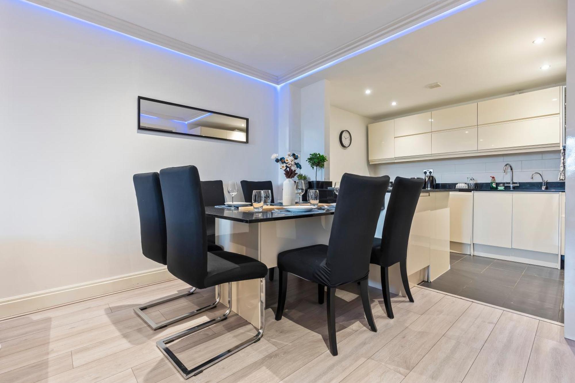 Monopoly Suite- Luxurious- High Tech And Spacious In Battersea Londra