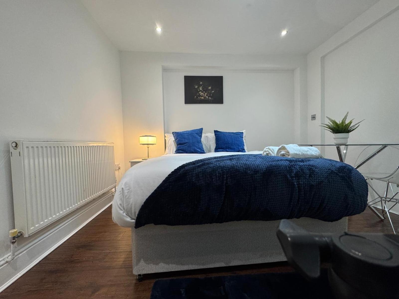 Rum i privatbostad The Riverside Haven London