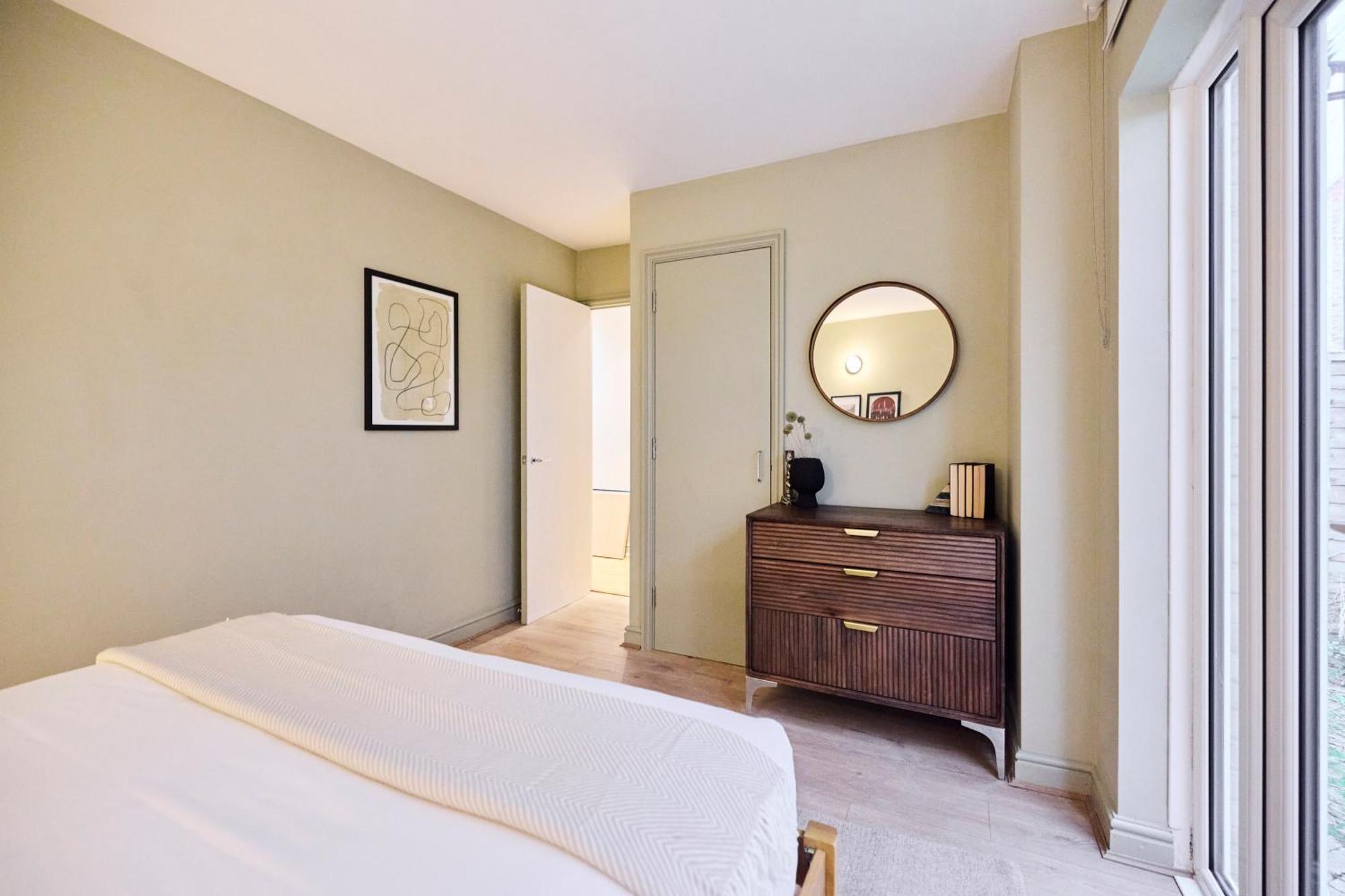 The Wray Crescent Hideout - Stylish 4bdr With Parking Apartment