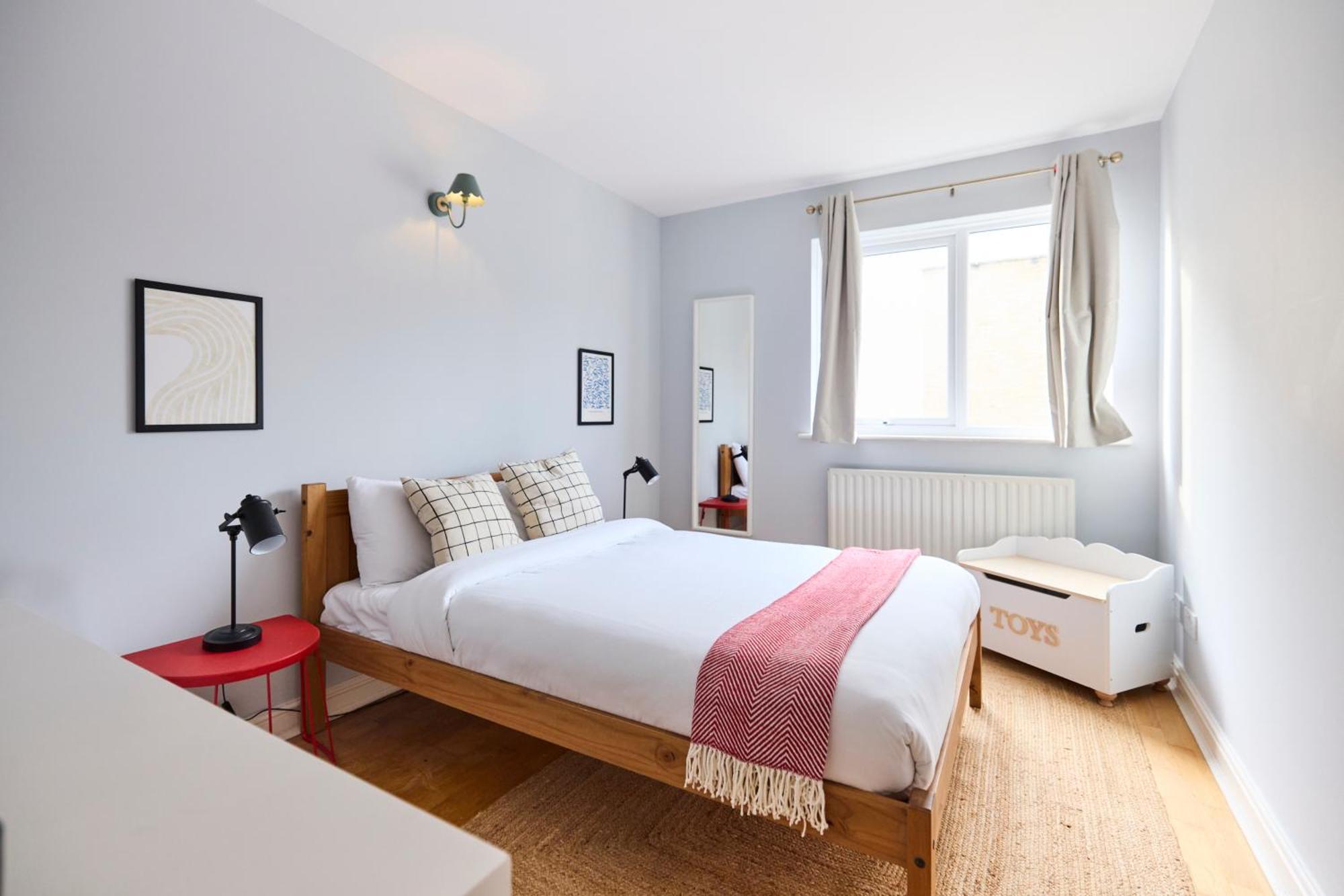 Apartment The Wray Crescent Hideout - Stylish 4bdr With Parking *