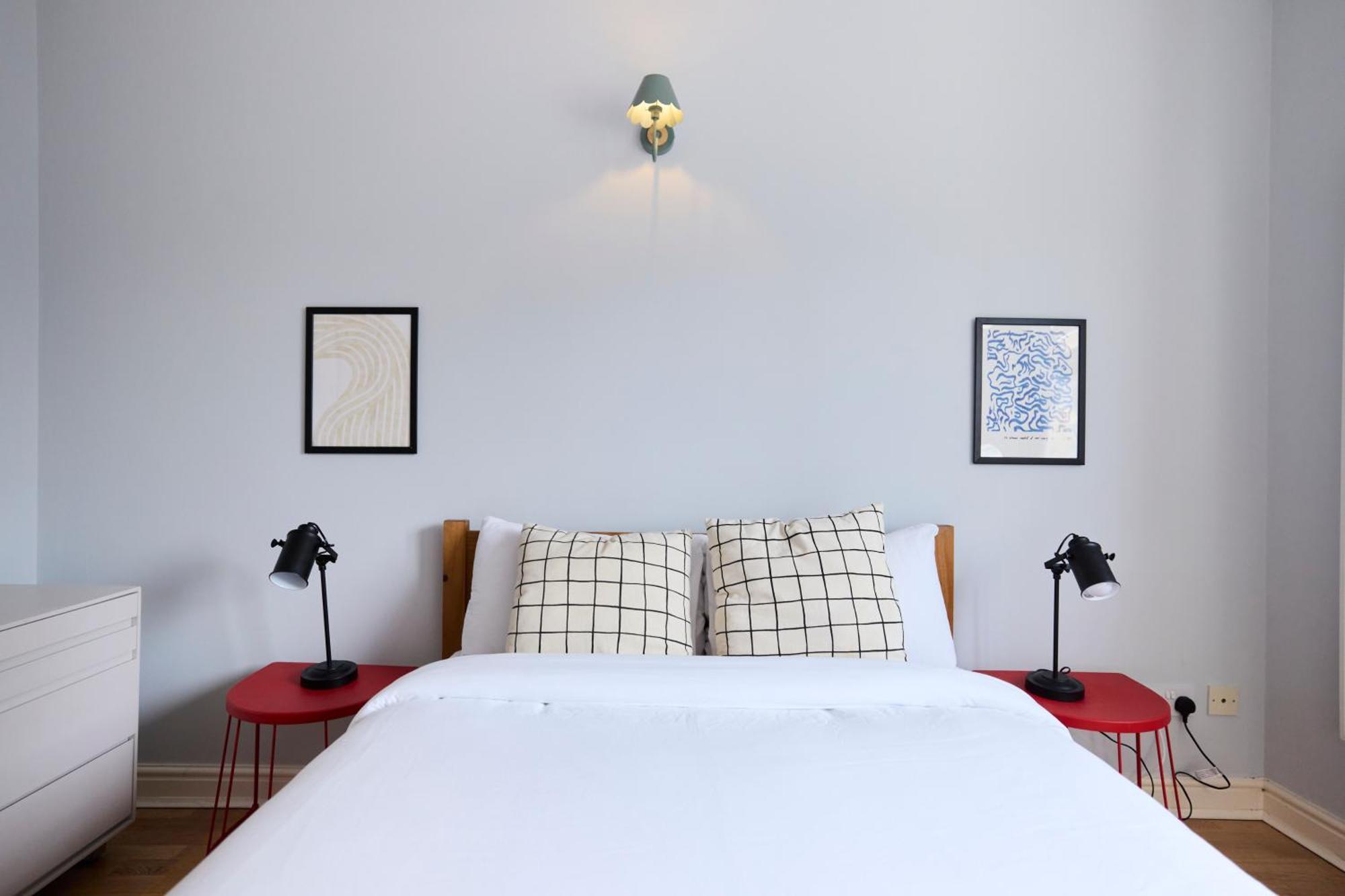 The Wray Crescent Hideout - Stylish 4bdr With Parking Apartment London