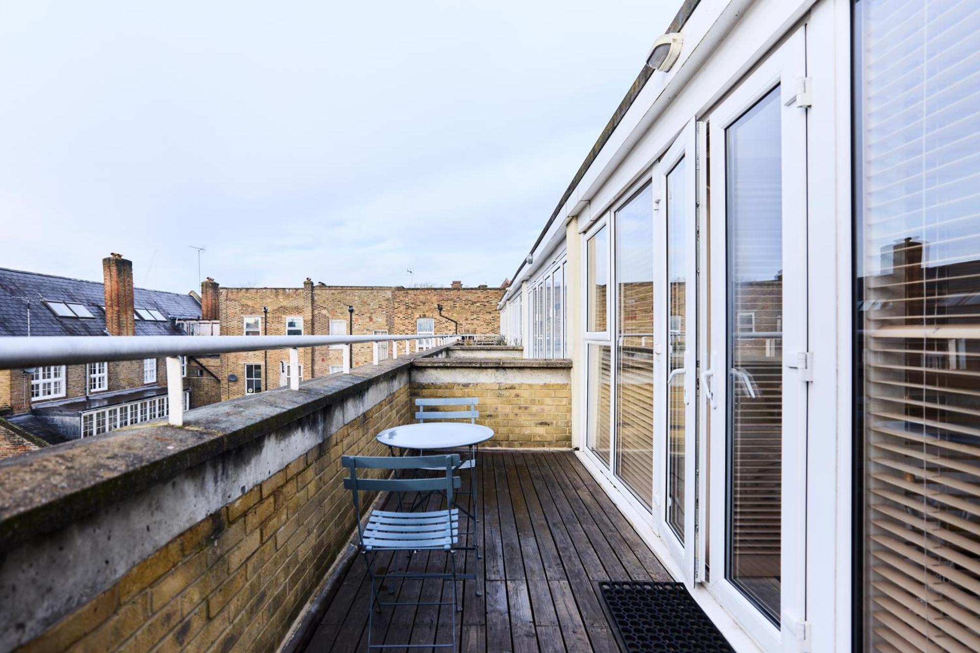 The Wray Crescent Hideout - Stylish 4bdr With Parking London