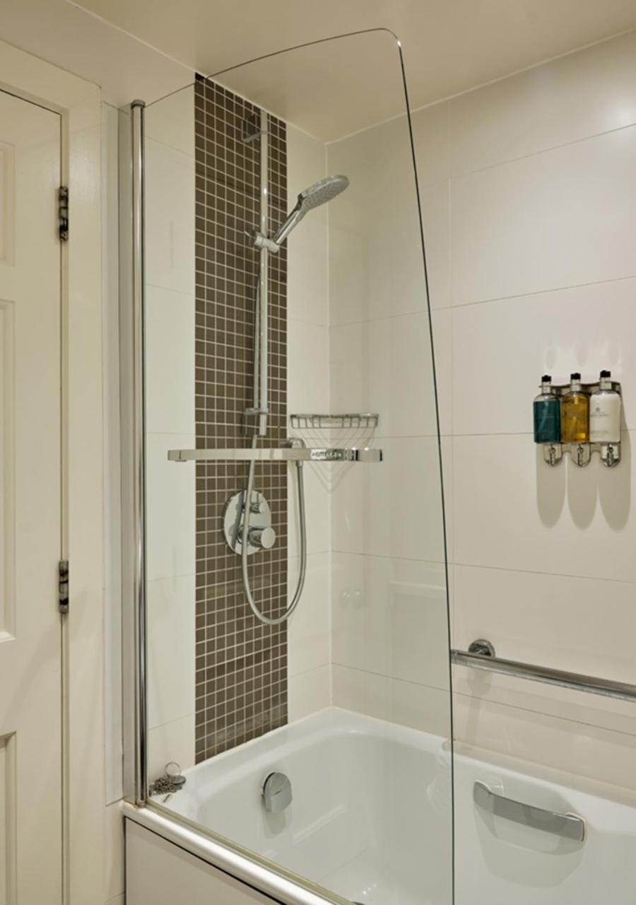 Montagu Place Hotel 4*