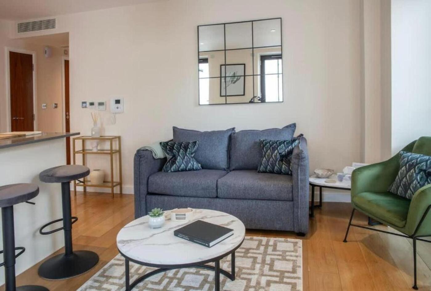 Westminster 2 Bed 2 Bath Leilighet *