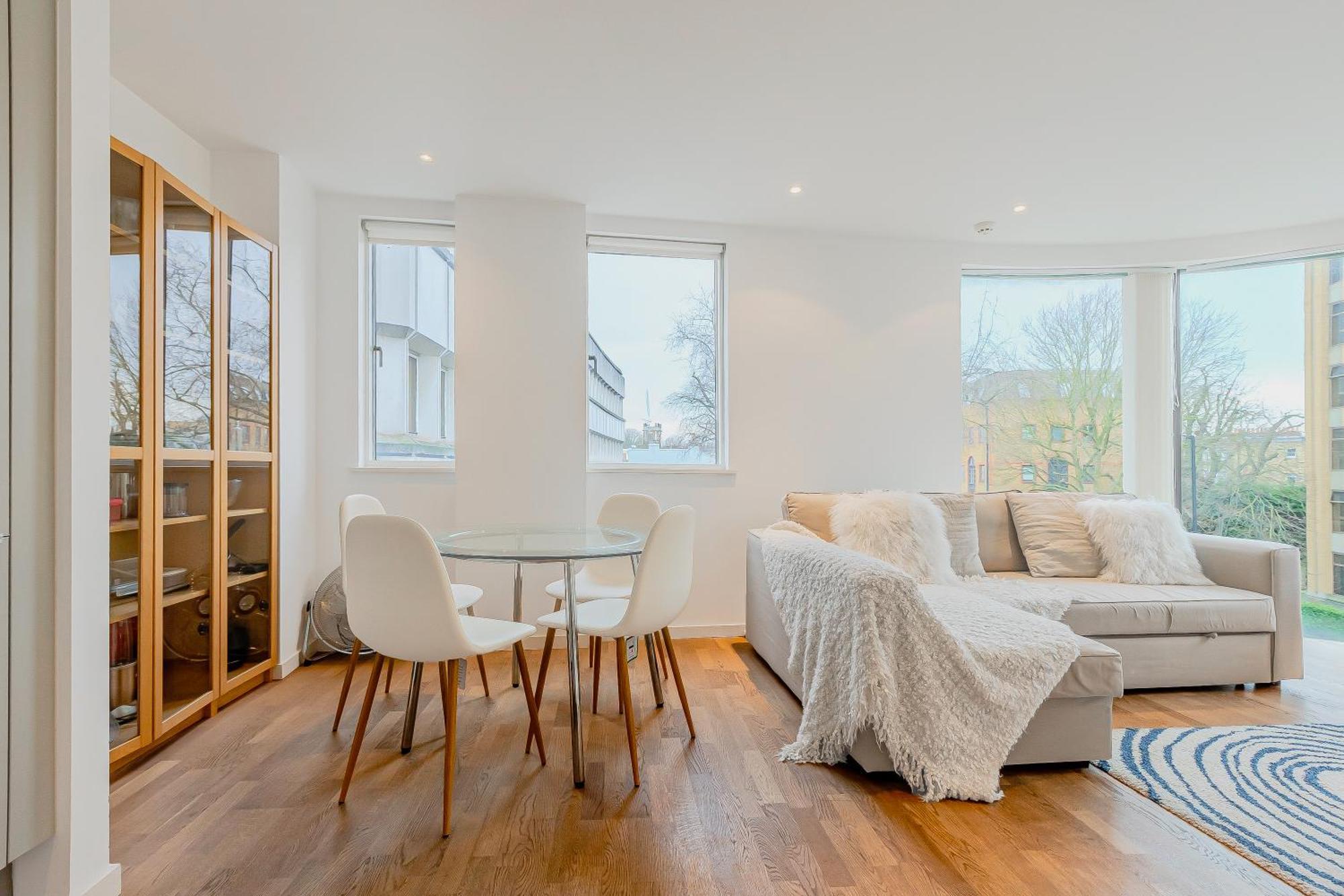 Family 1 Bdr Apt, Panoramic Views, Minute To Tube * London