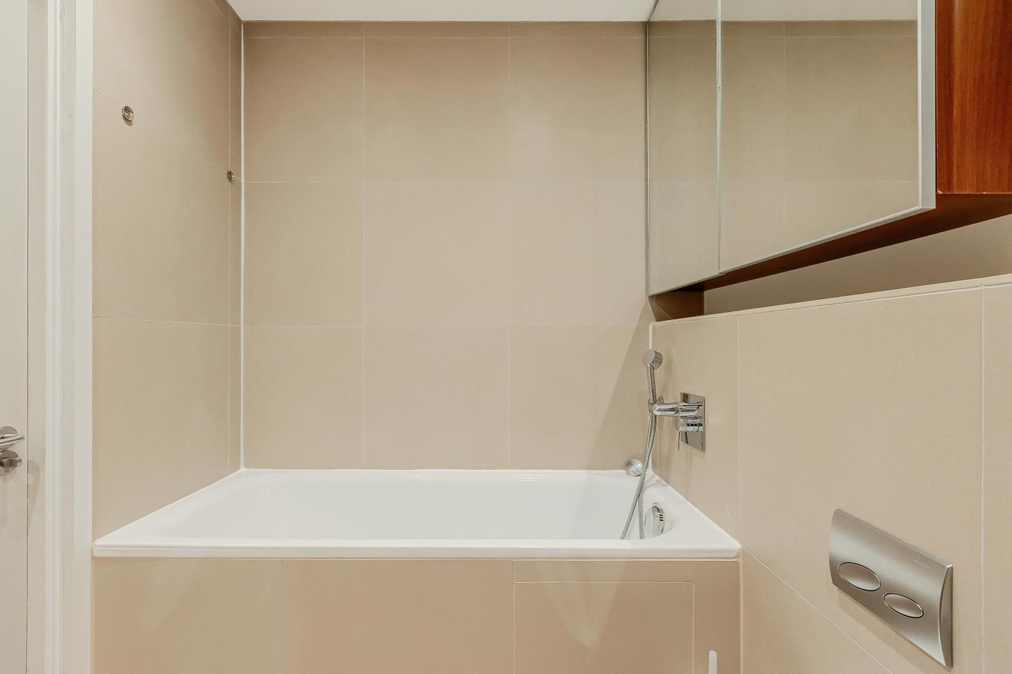 Family 1 Bdr Apt, Panoramic Views, Minute To Tube Apartment London