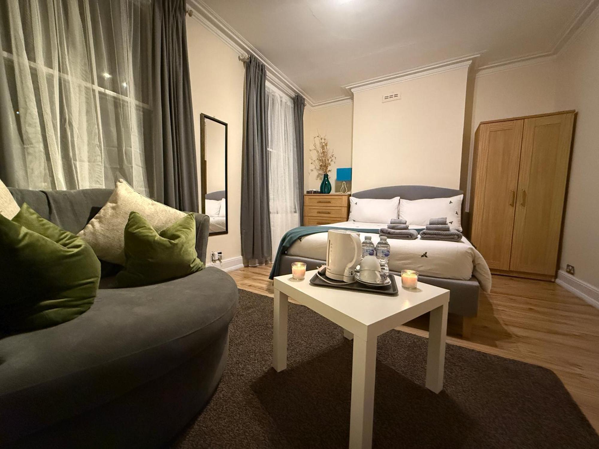 Good Size And Cheap Double In Hammersmith * London