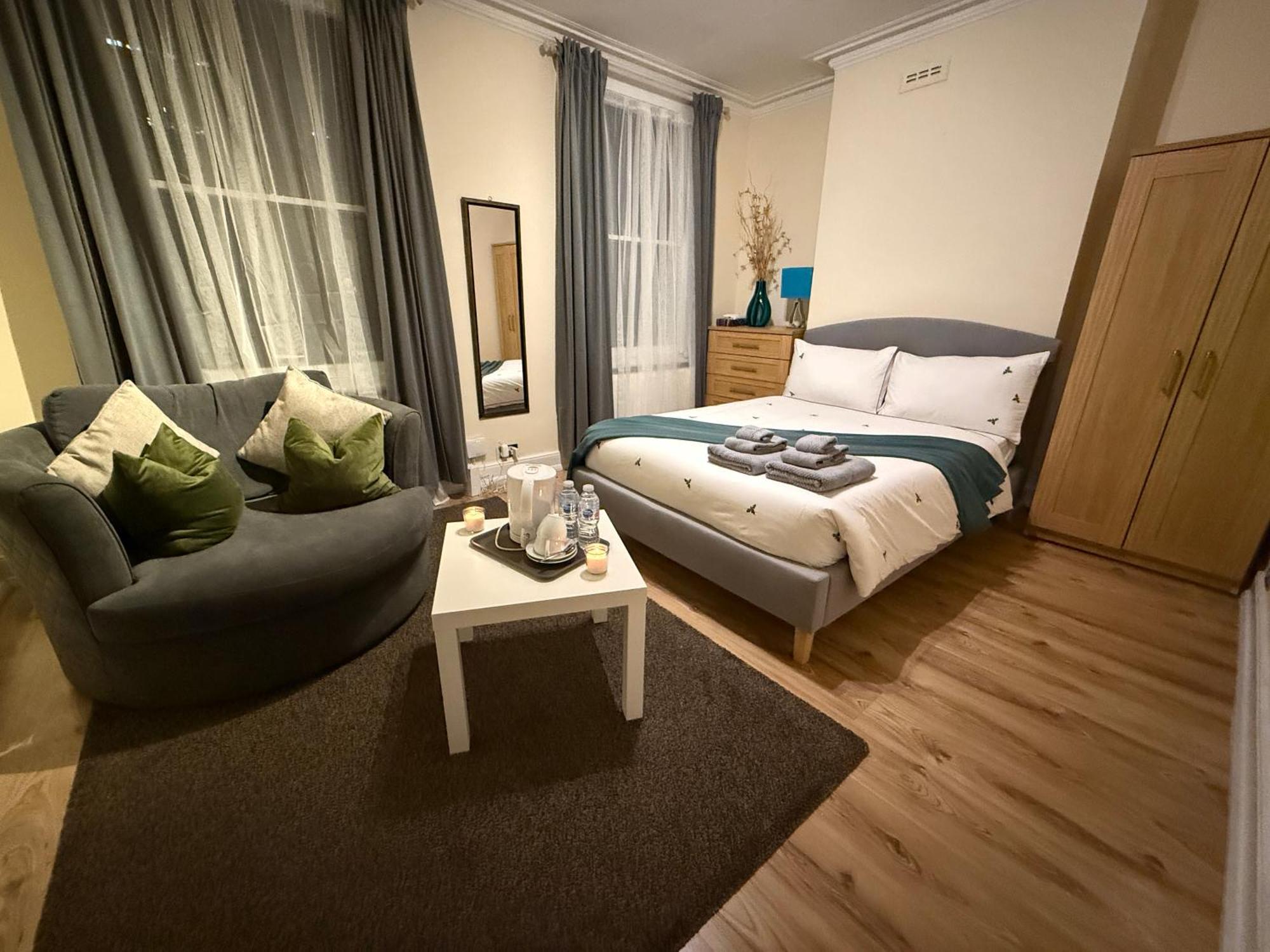 Good Size And Cheap Double In Hammersmith Guest house