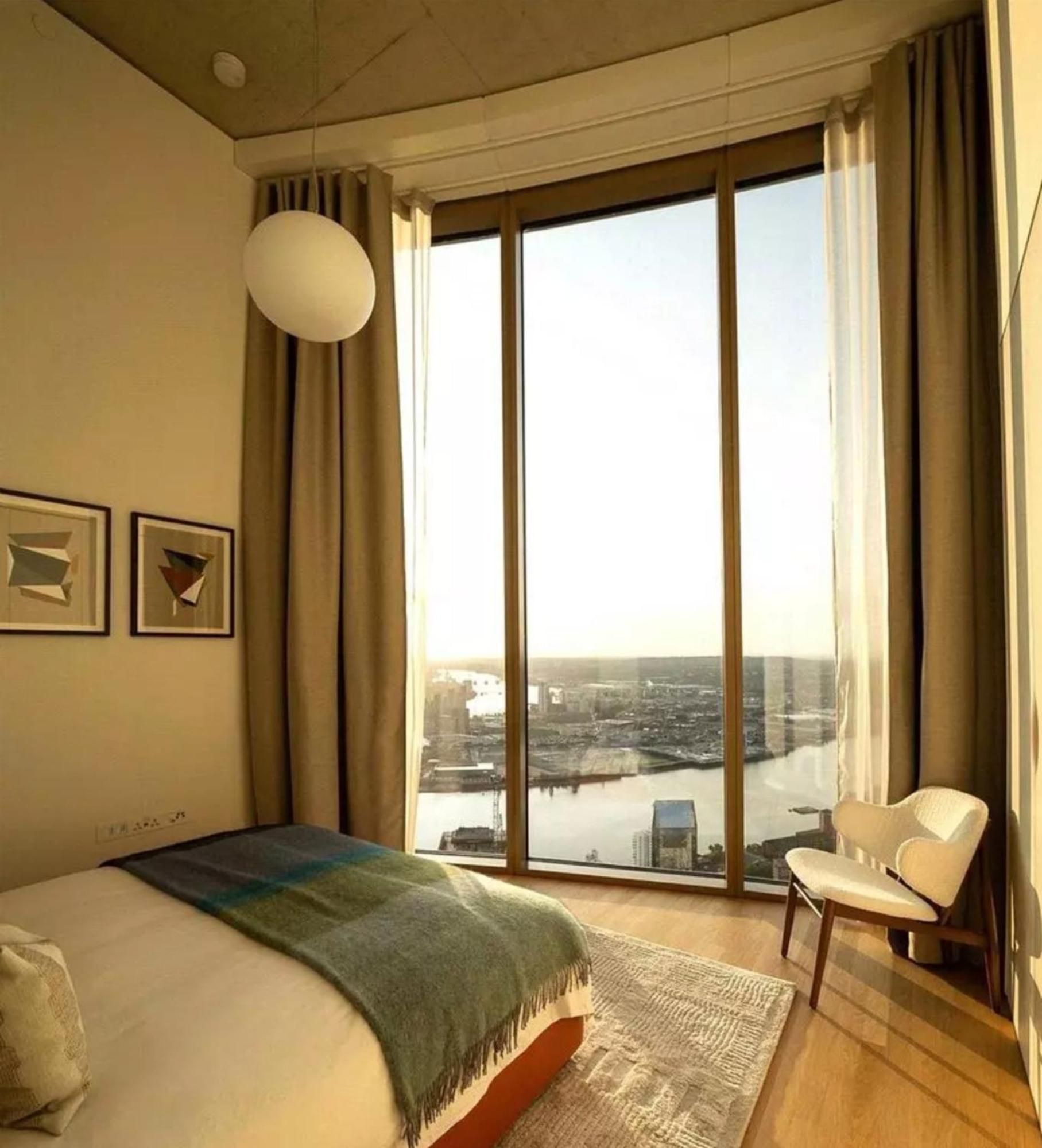 Two Bedrooms Penthouse One Park Drive, Canary Wharf * London